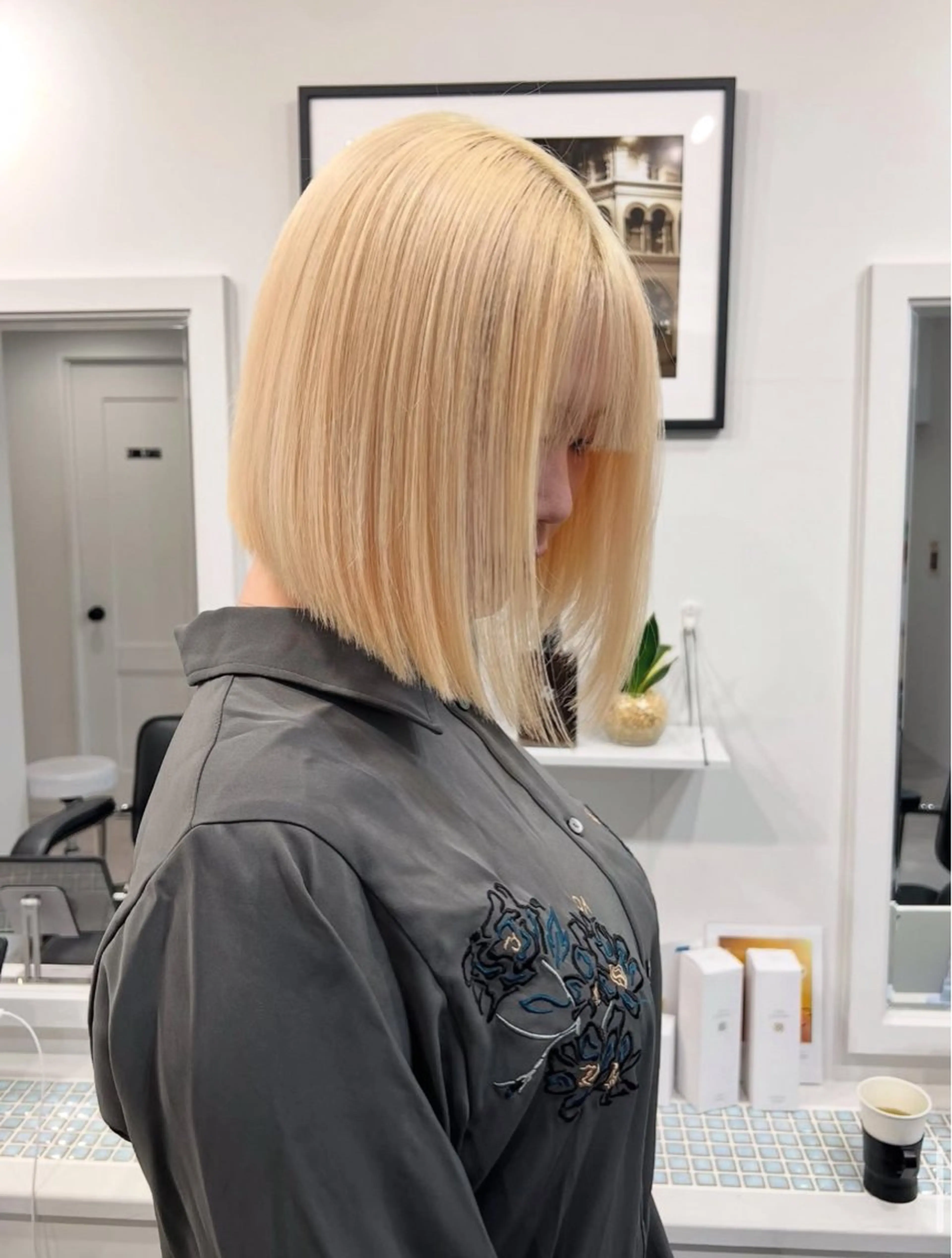 ショート カラー ブロンド ヘアカラー SEINA️️/烏丸 ブリーチ/ハイトーンのヘアスタイル