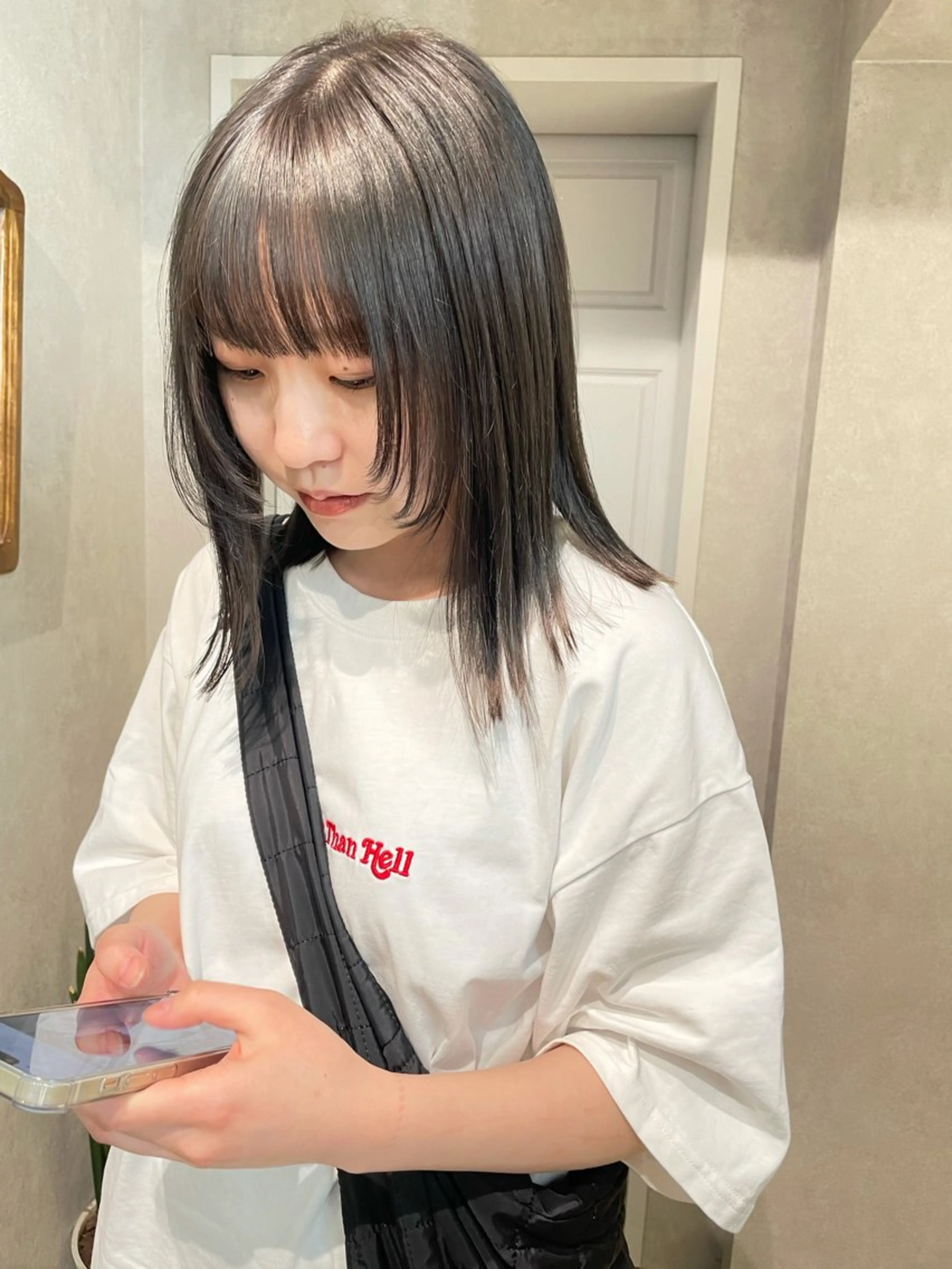 ミディアム カラー 透明感カラー グレージュ レイヤーカット ヘアカラー トリートメント ナチュラル透明感🌱 小山美樹子のヘアスタイル