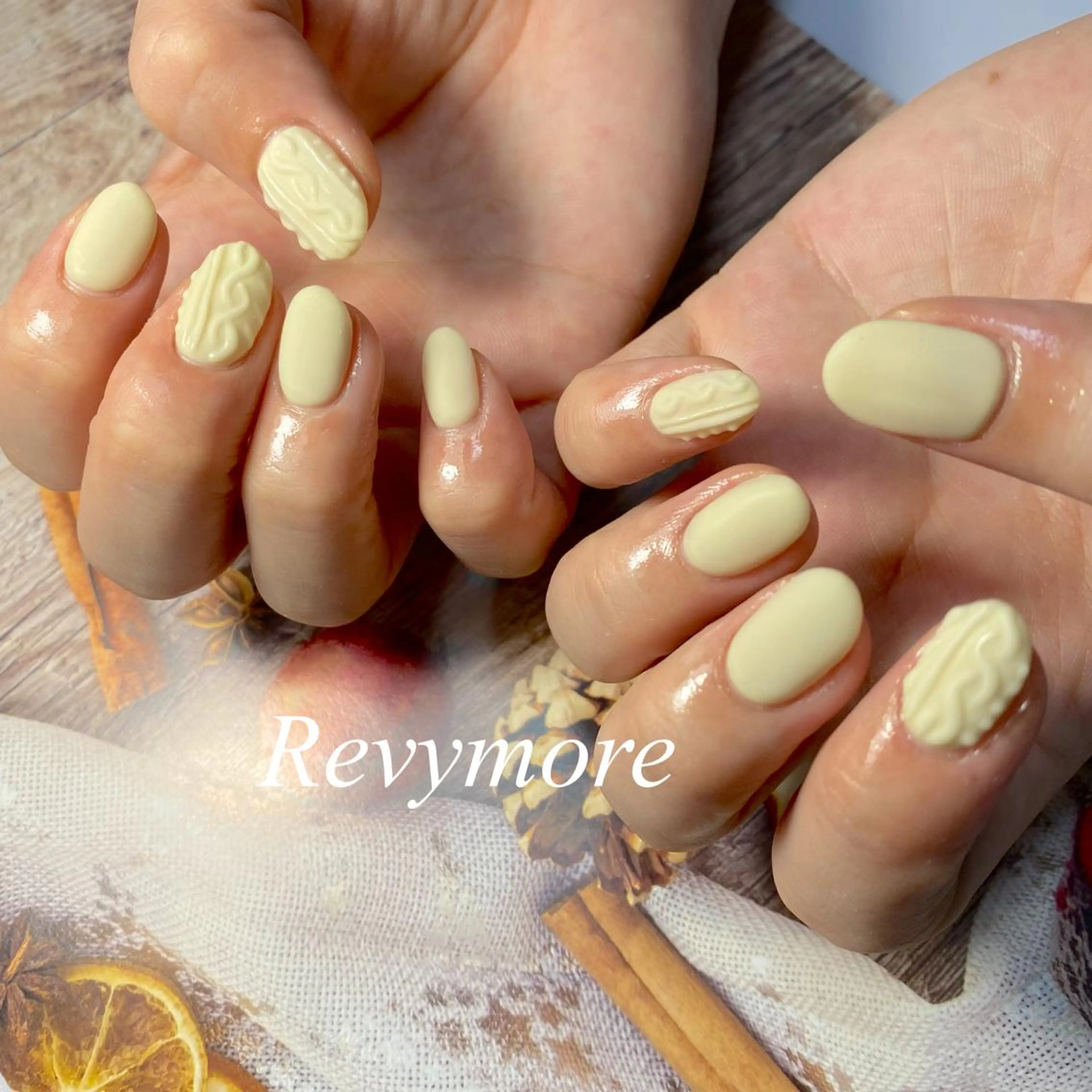 ミディアム ネイル ジェルネイル マットネイル ニュアンスネイル オフィスネイル シンプルネイル nail salon Revymore所属・nail salon Revymoreのネイルデザイン