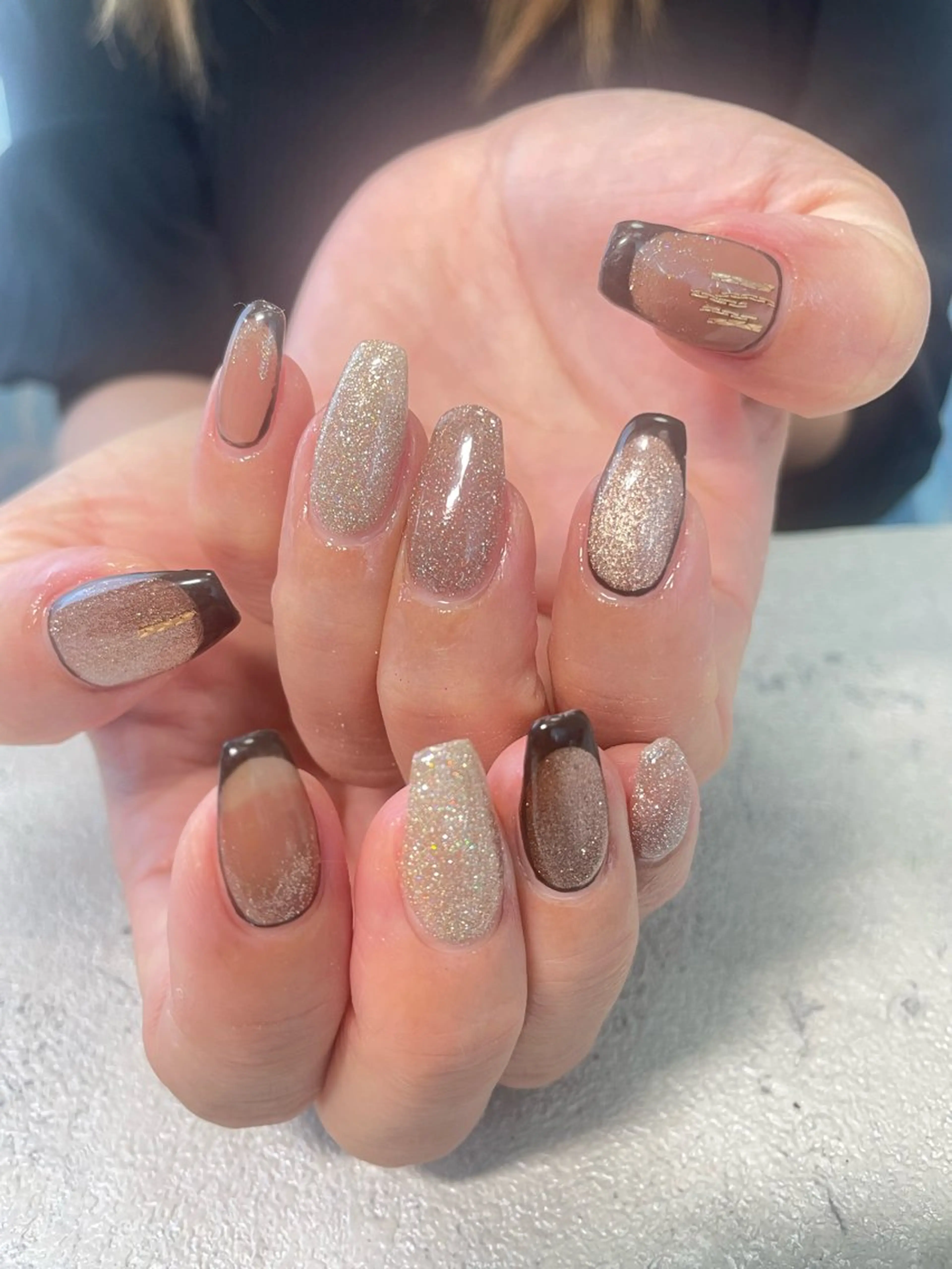 ネイル ブラウン フラッシュネイル フレンチネイル はるひな ねいるのネイルデザイン