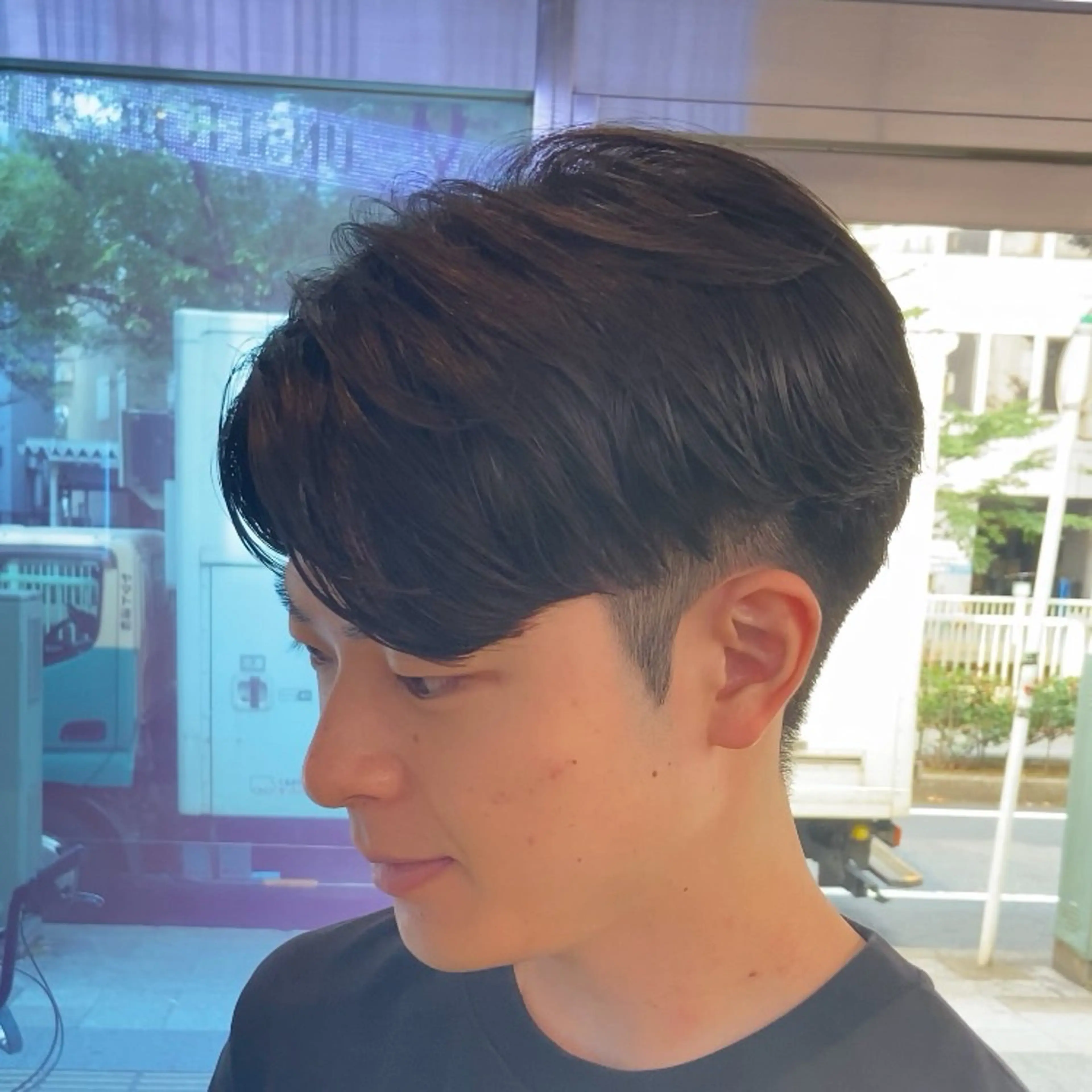 ショート メンズ メンズパーマ カット パーマ THE DAY TOKYO men's cut 表参道/青山所属・メンズセンターパート 外人風ヘア/KOTAのヘアスタイル