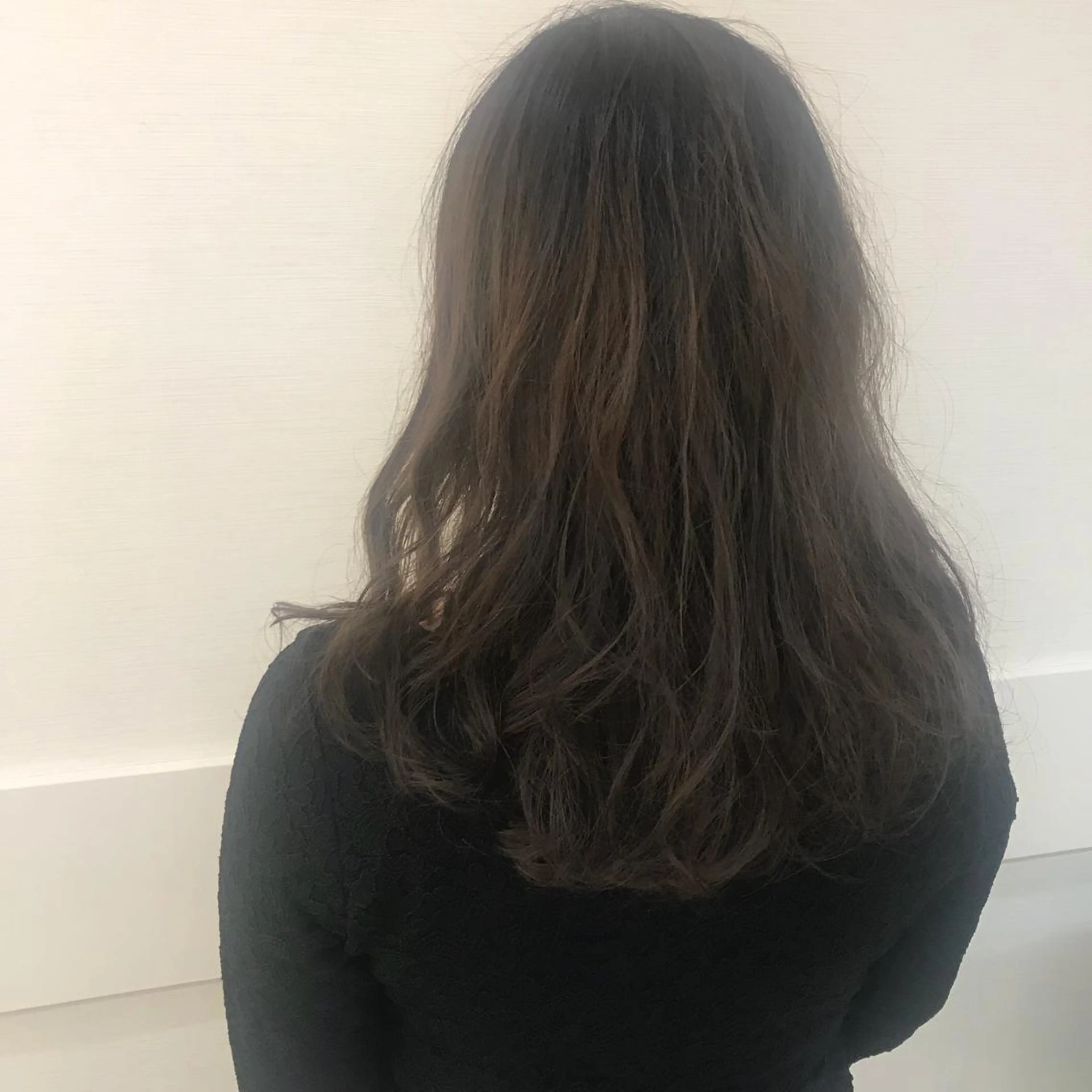 セミロング セミロングパーマ ハイライト✖️ 暗髪🤎Nahoのヘアスタイル