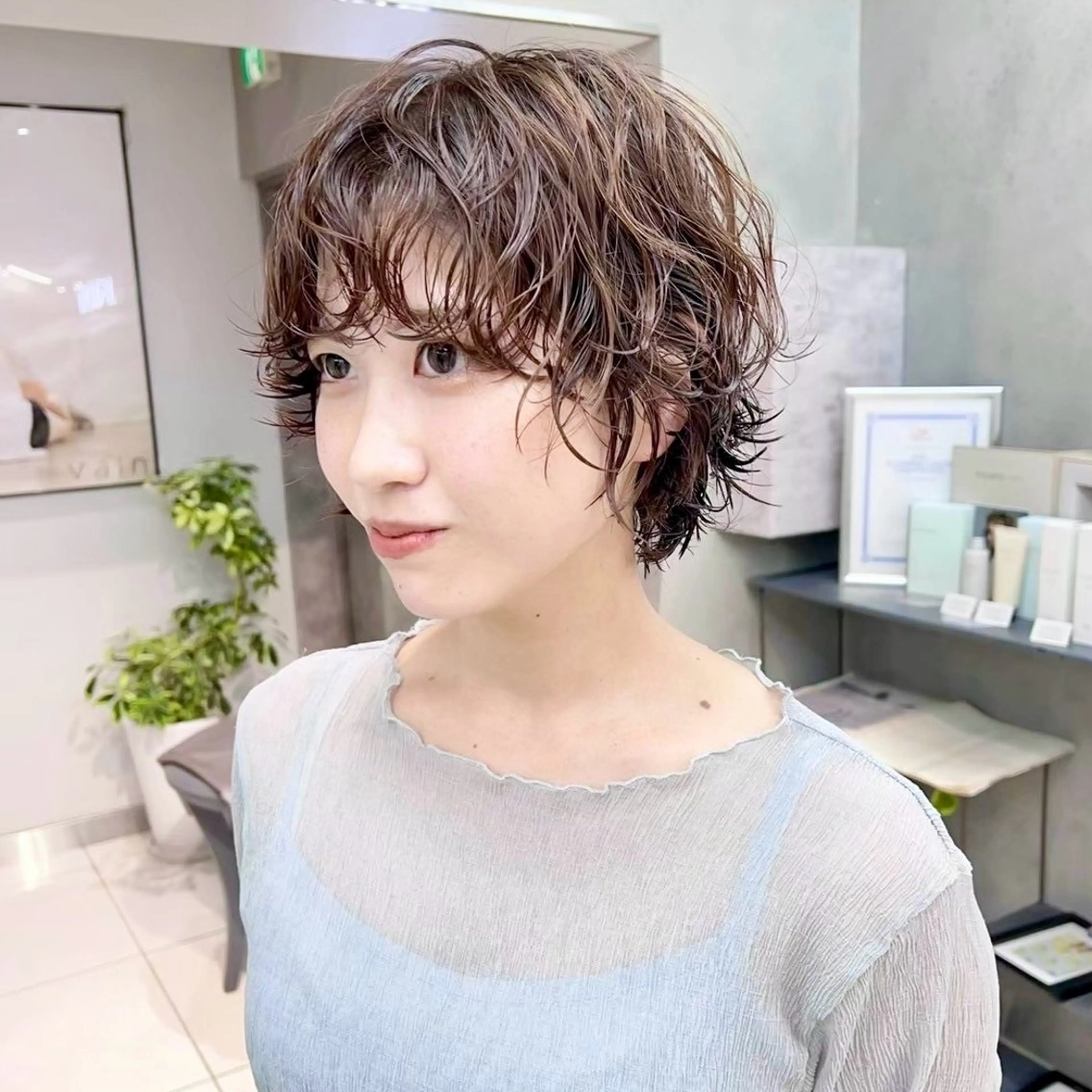 ショート パーマ カット パーマ 透け感カラー 🌱いわさきのヘアスタイル