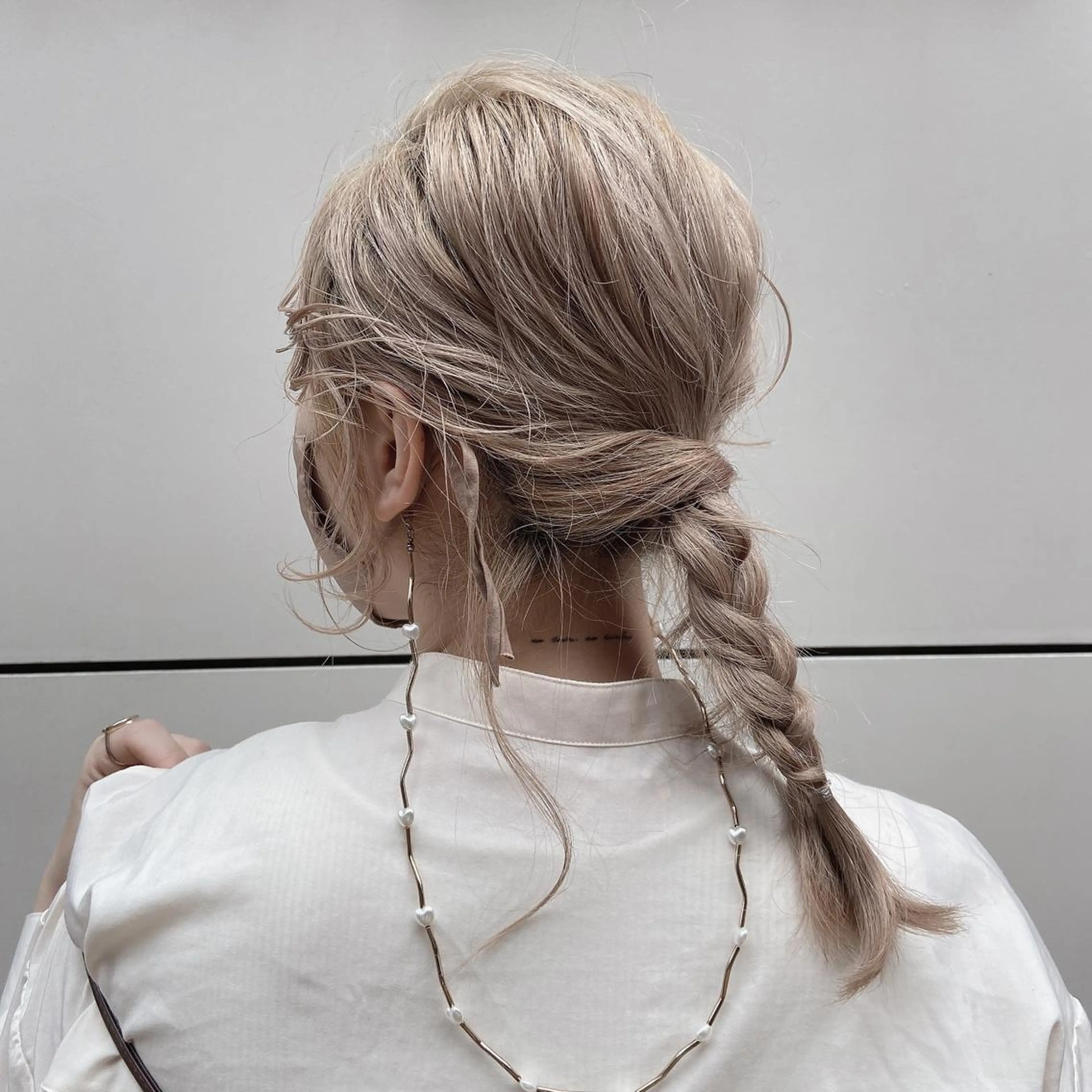 セミロング カラー ヘアアレンジ ヘアセット Mirai 🧸のヘアスタイル