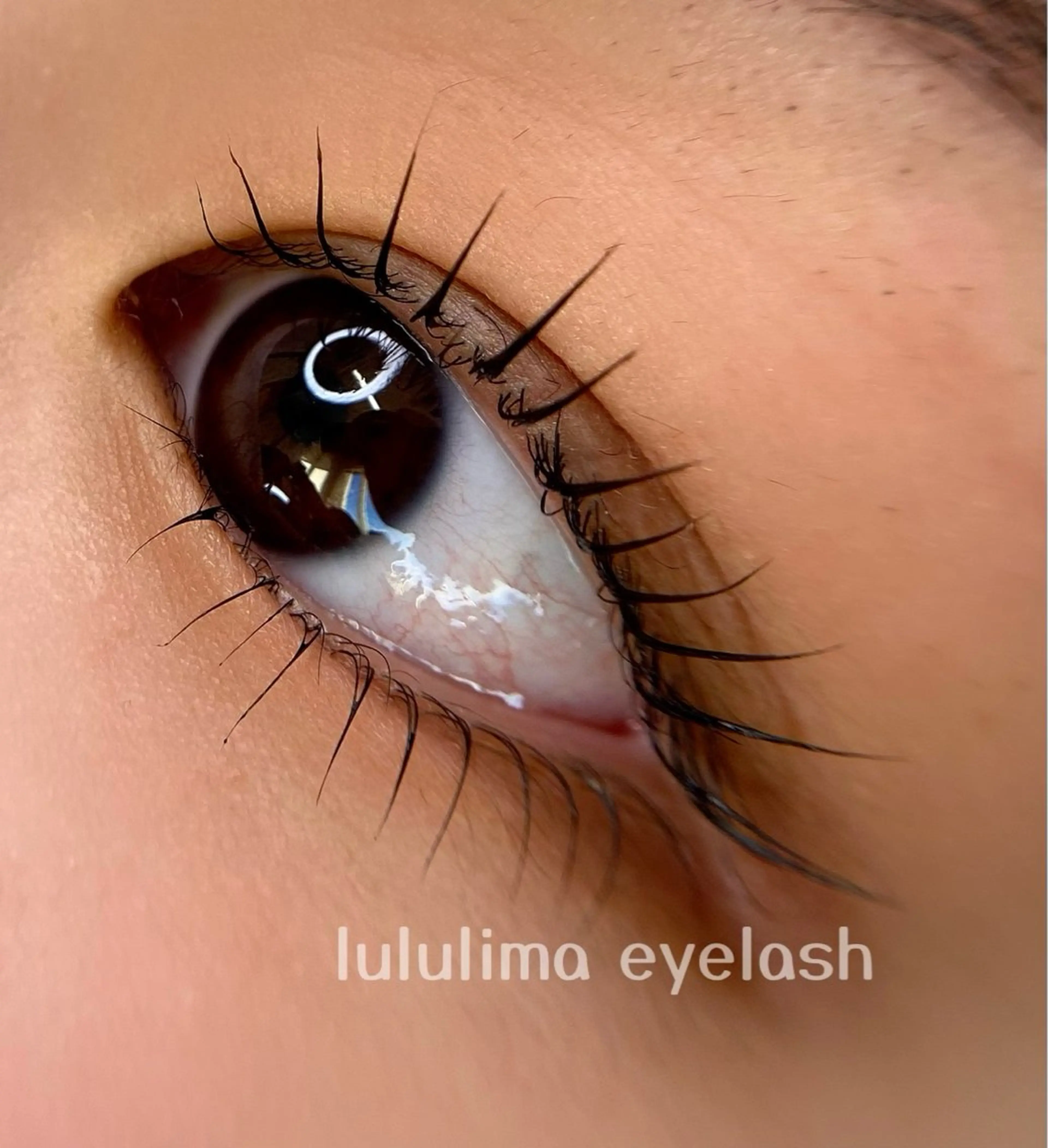 マツエク・マツパ mania eyelash/eyebrows所属・mania isaのマツエク・マツパデザイン