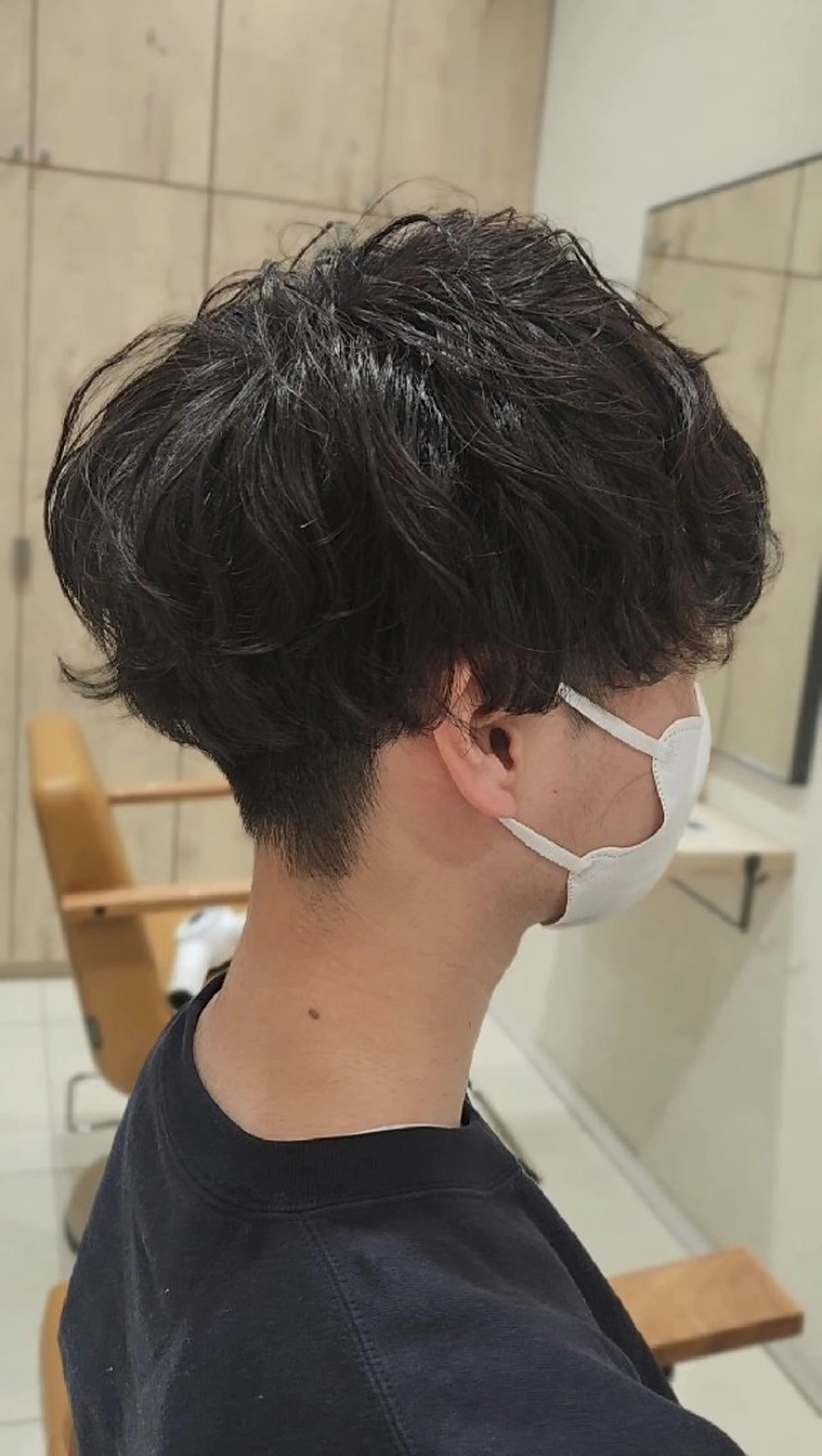 メンズ “垢抜けパーマヘア” 佐藤ジルのヘアスタイル