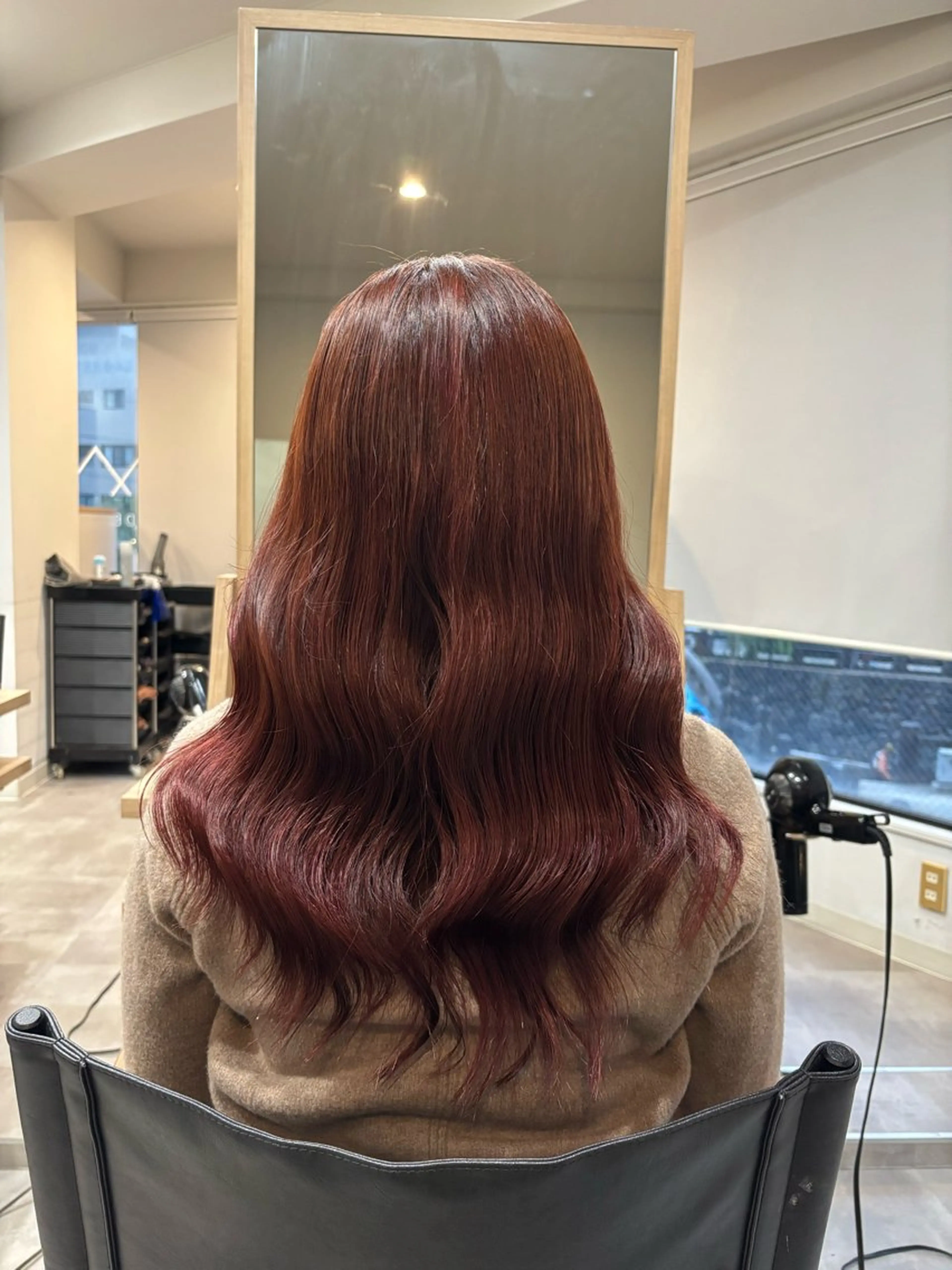 ロング カラー 浦川 麗美のヘアスタイル