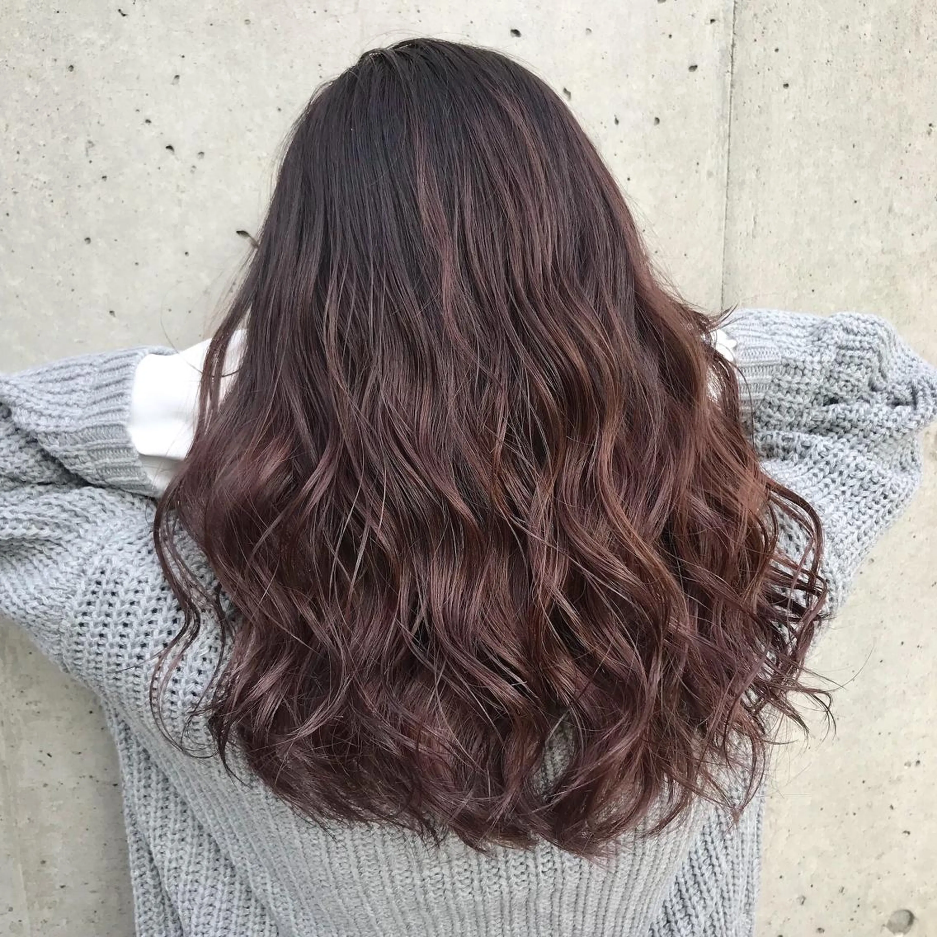 ロング カラー ヘアアレンジ アッシュ ベージュカラー ブリーチ グラデーションカラー グレージュ 韓国レイヤー/ミルク ティー🦋高橋　暖のヘアスタイル
