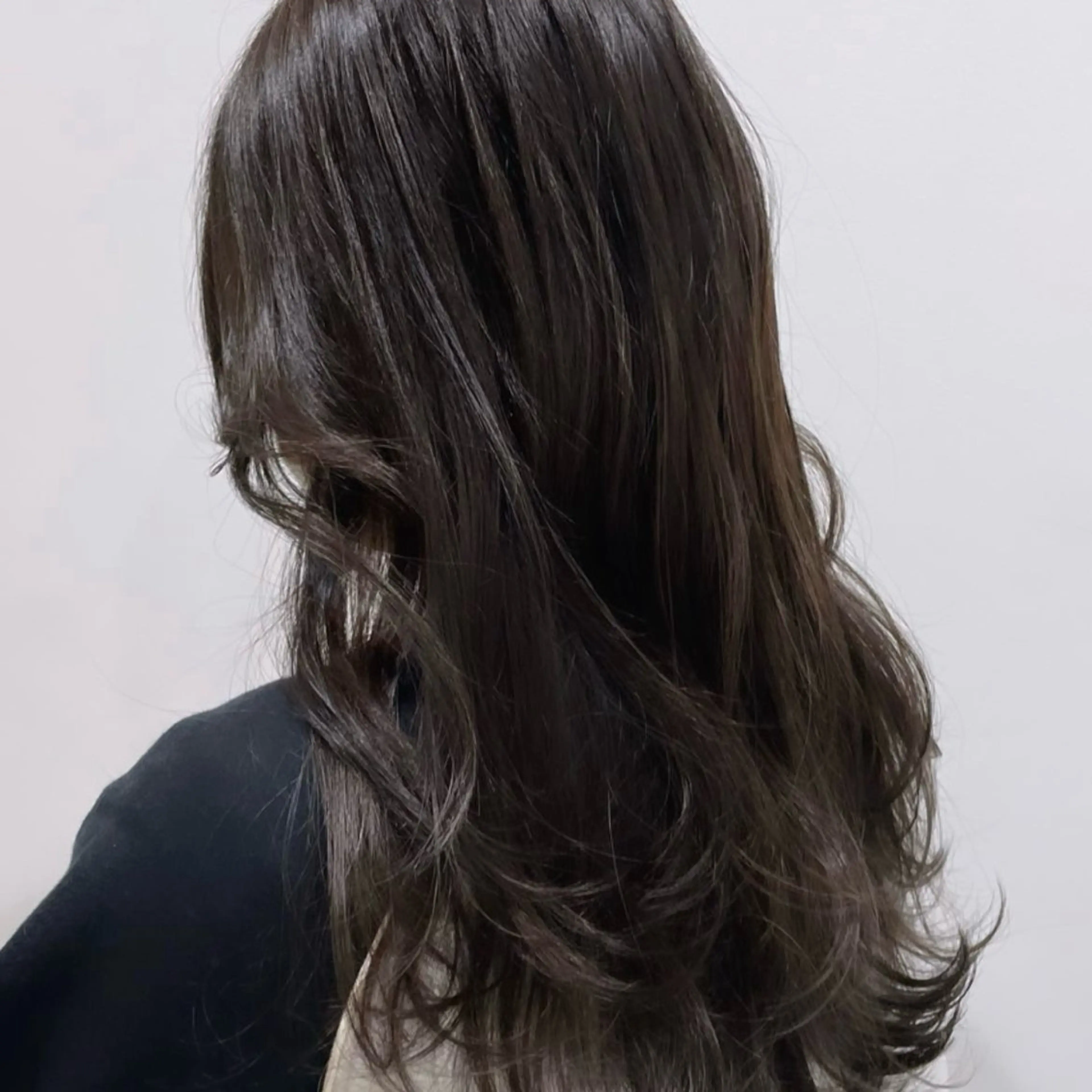 カラー Tommy所属・今井 伶奈のヘアスタイル