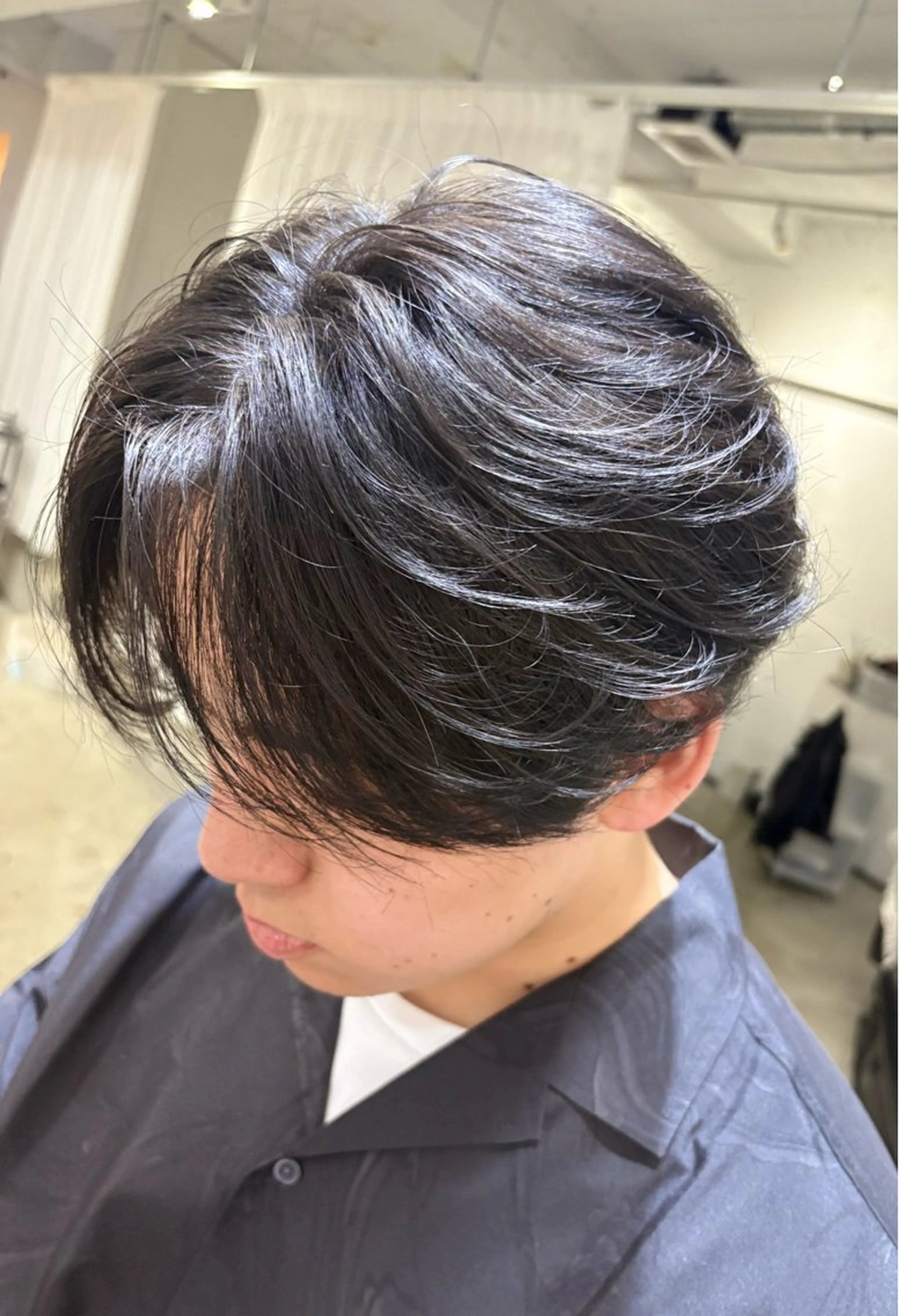 カラー 黒髪 ブルーカラー ブルーブラック ヘアカラー HOI所属・ むねはる  ︎︎のヘアスタイル