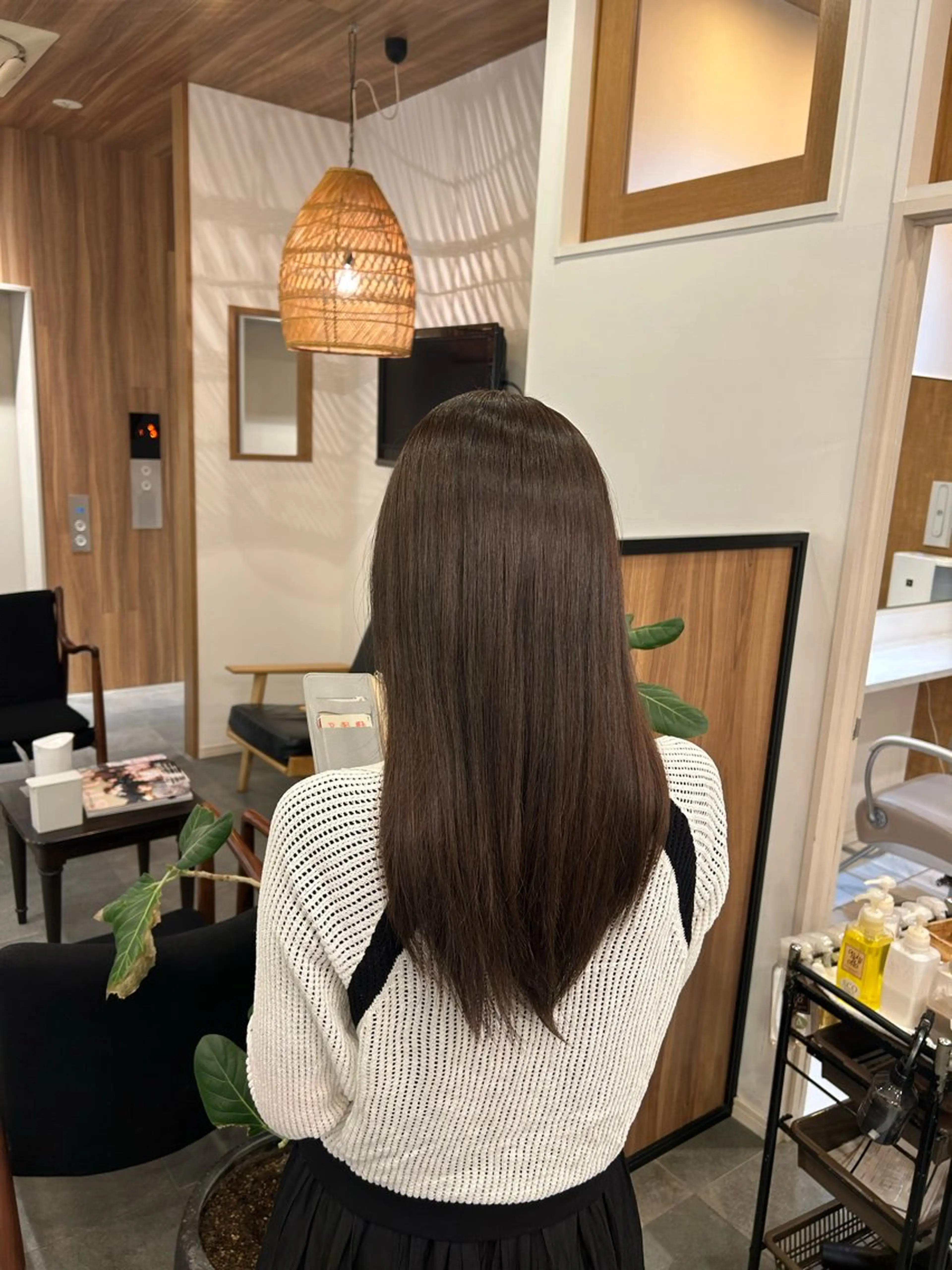 カラー ヘアカラー 根本 琴子のヘアスタイル