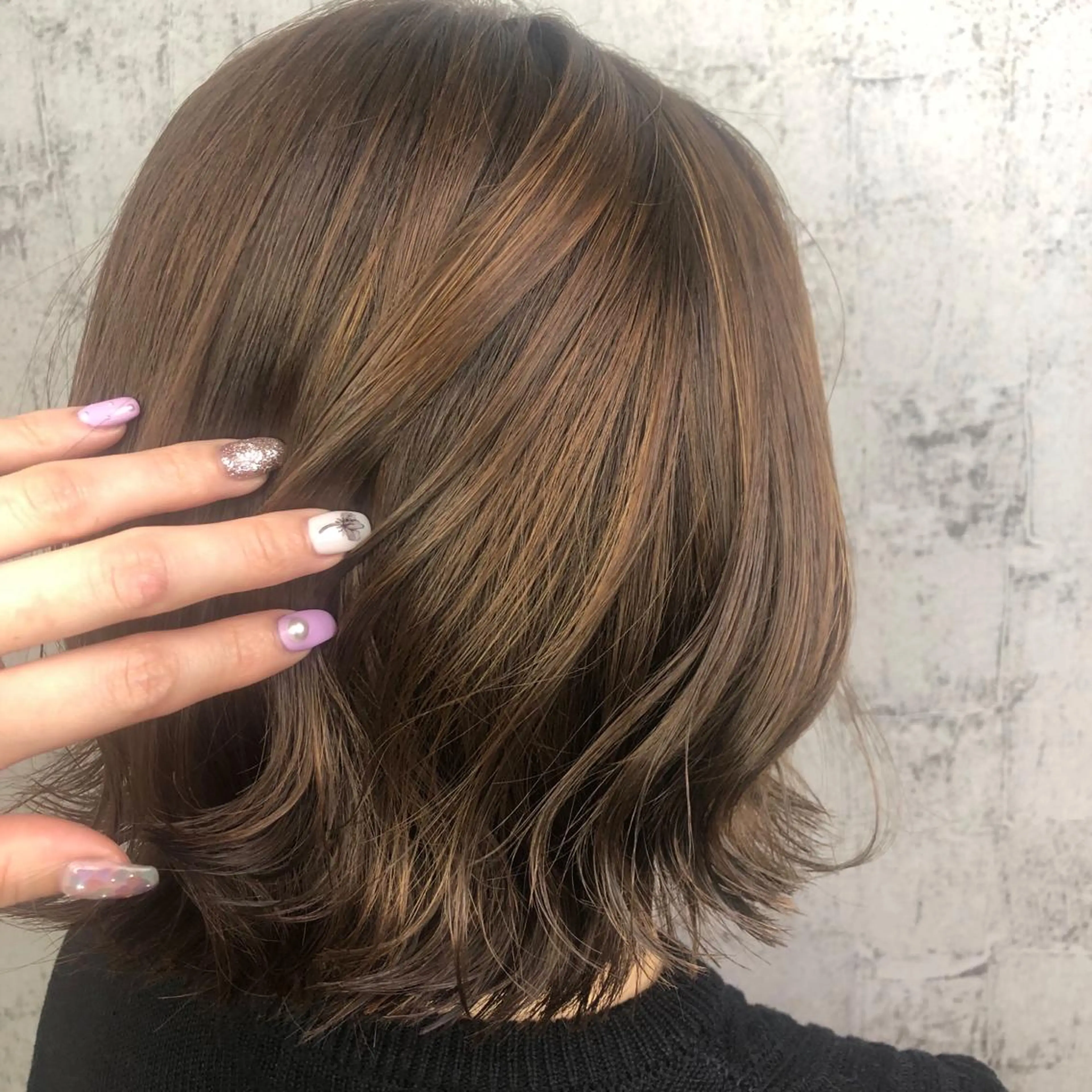 ミディアム カラー ハイライトカラー イルミナカラー ハイライト ベージュ/インナー カラー🤍Rieのヘアスタイル