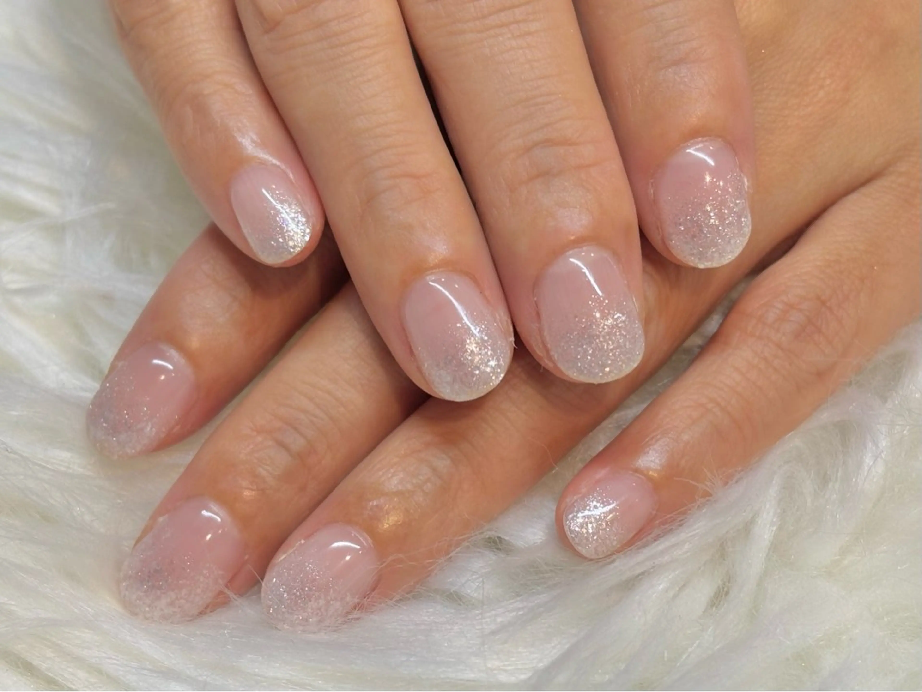 ネイル ラメ(グリッター) ラメグラデーション ホワイト ハンドネイル Bianca大名店 WATANABEの眉毛・アイブロウイメージ