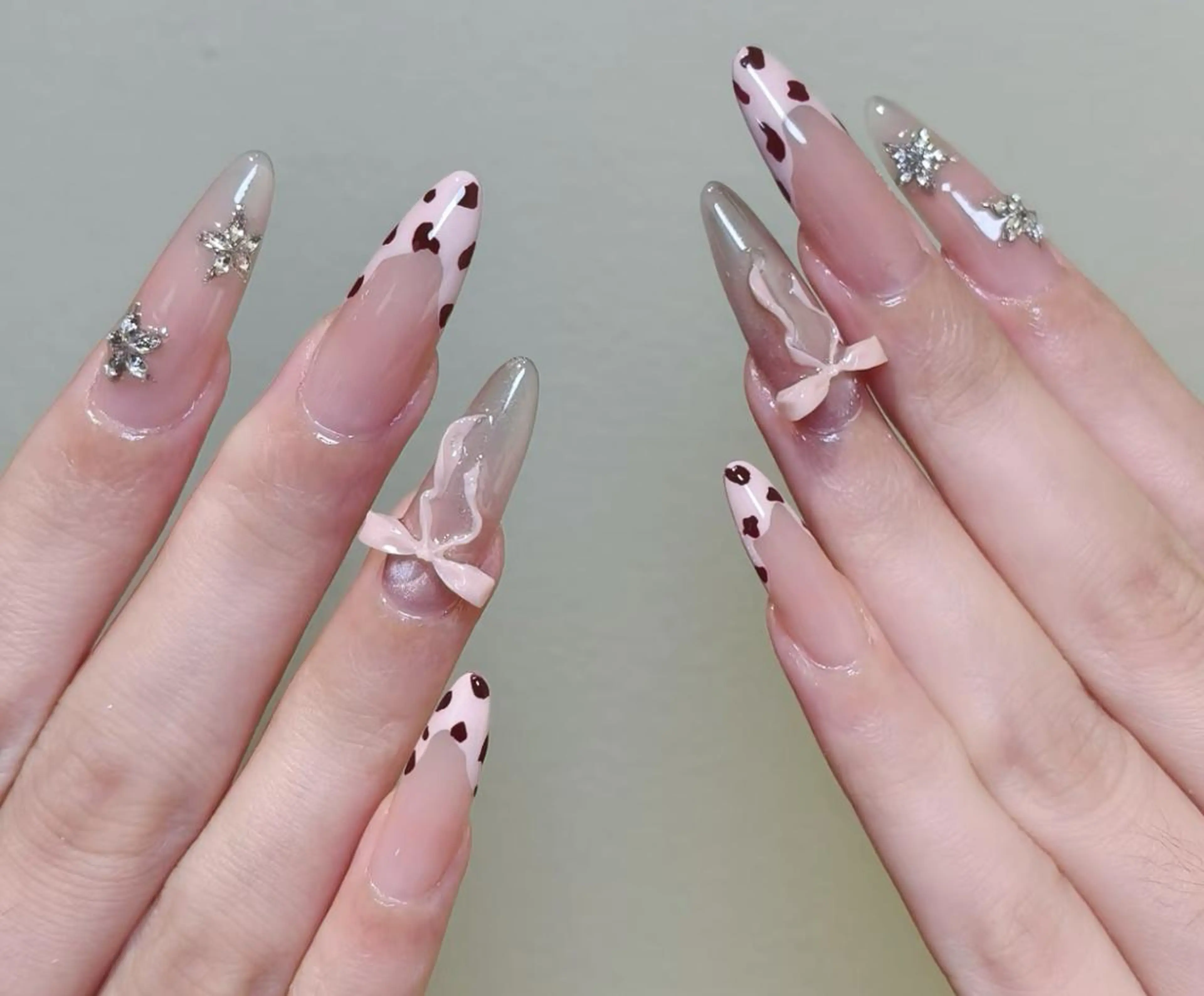 ネイル ハンドネイル 🎀 Ayaka_nailのネイルデザイン