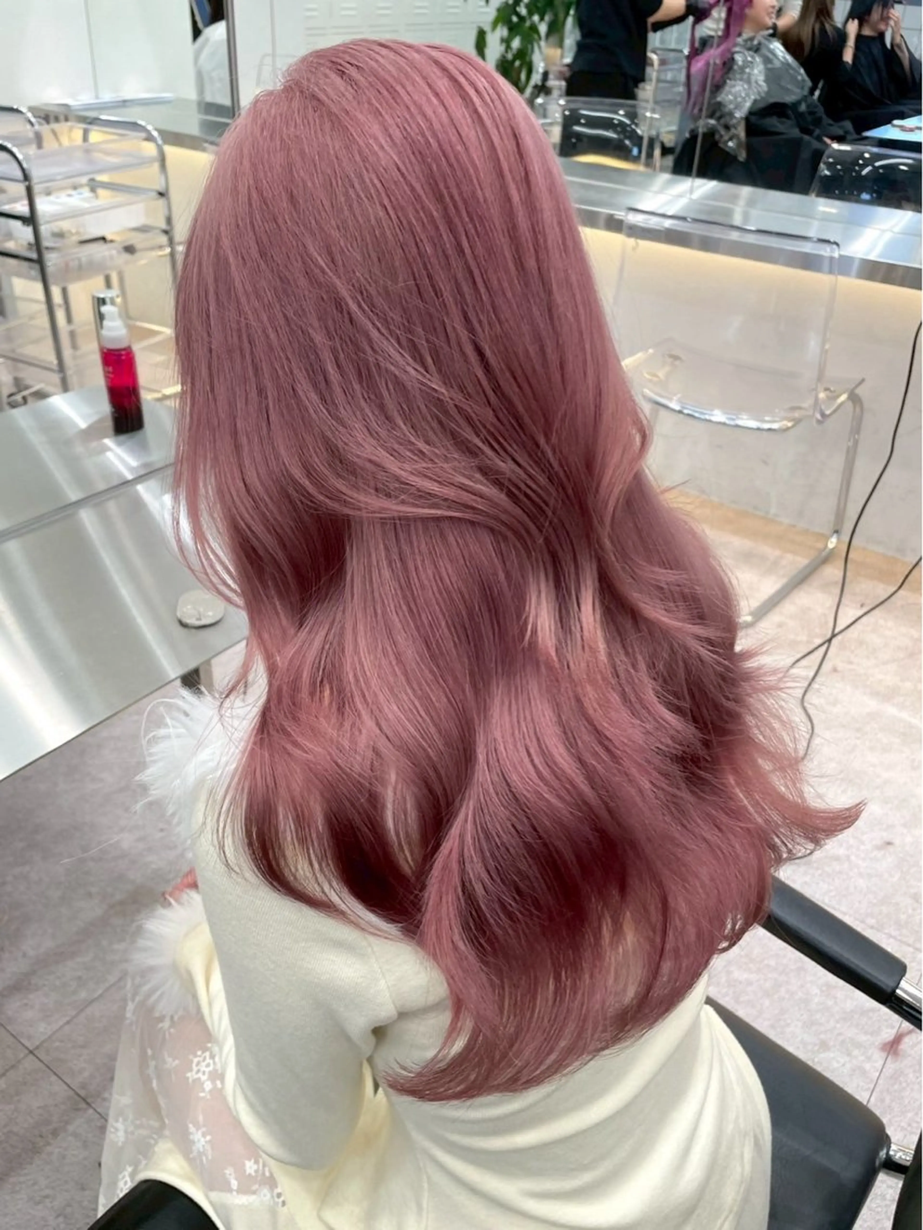 ロング カラー ヒガセ コハのヘアスタイル