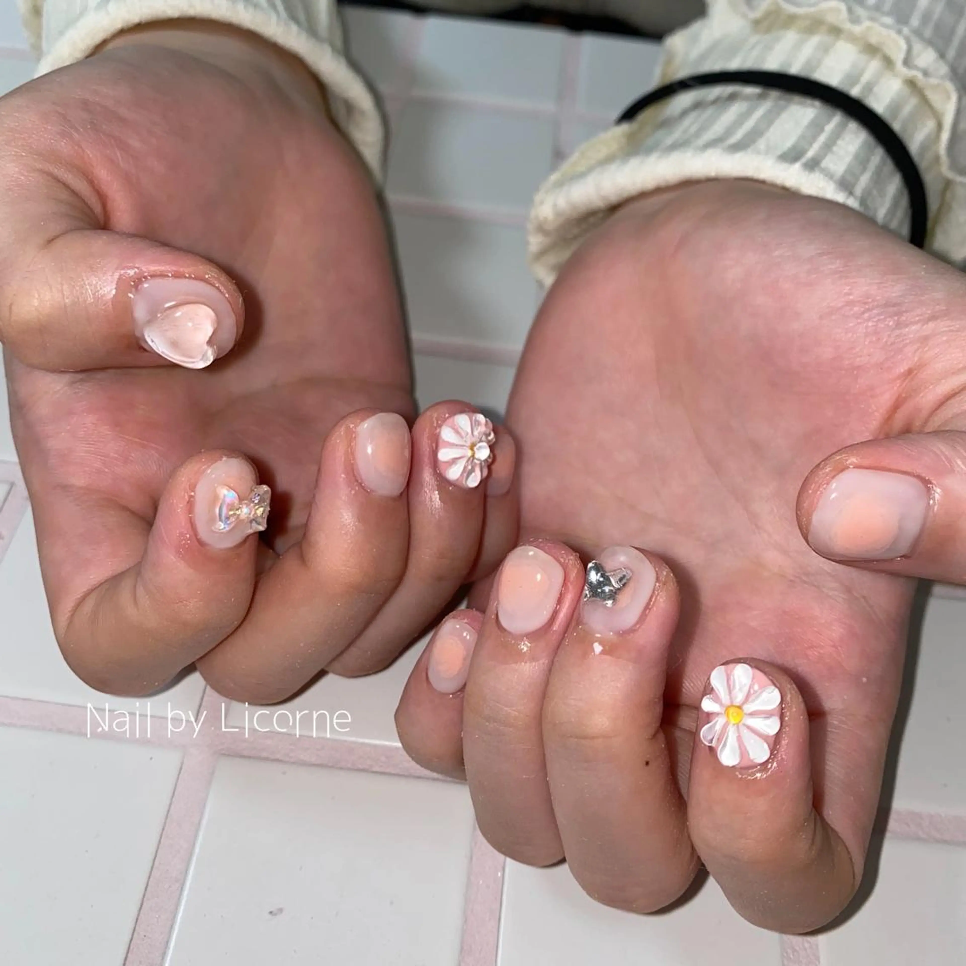 ネイル アートネイル オーロラネイル フレンチネイル 氷ネイル・うるうるネイル マグネットネイル ハンドネイル Nail by Licorneのネイルデザイン