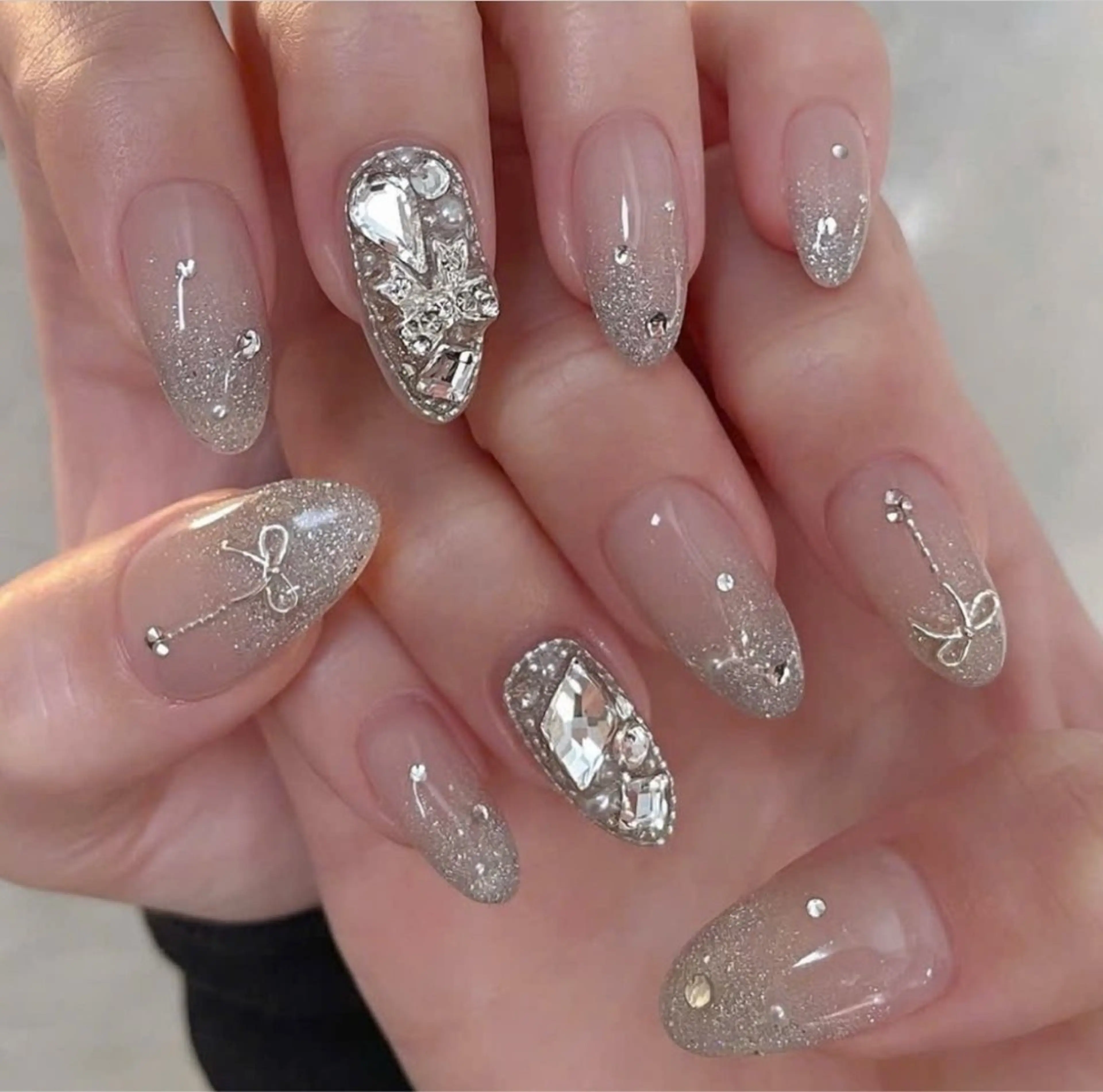 ネイル アニマル柄 オーロラネイル チークネイル フラッシュネイル ジェルネイル ハンドネイル Lyna Nail のネイルデザイン