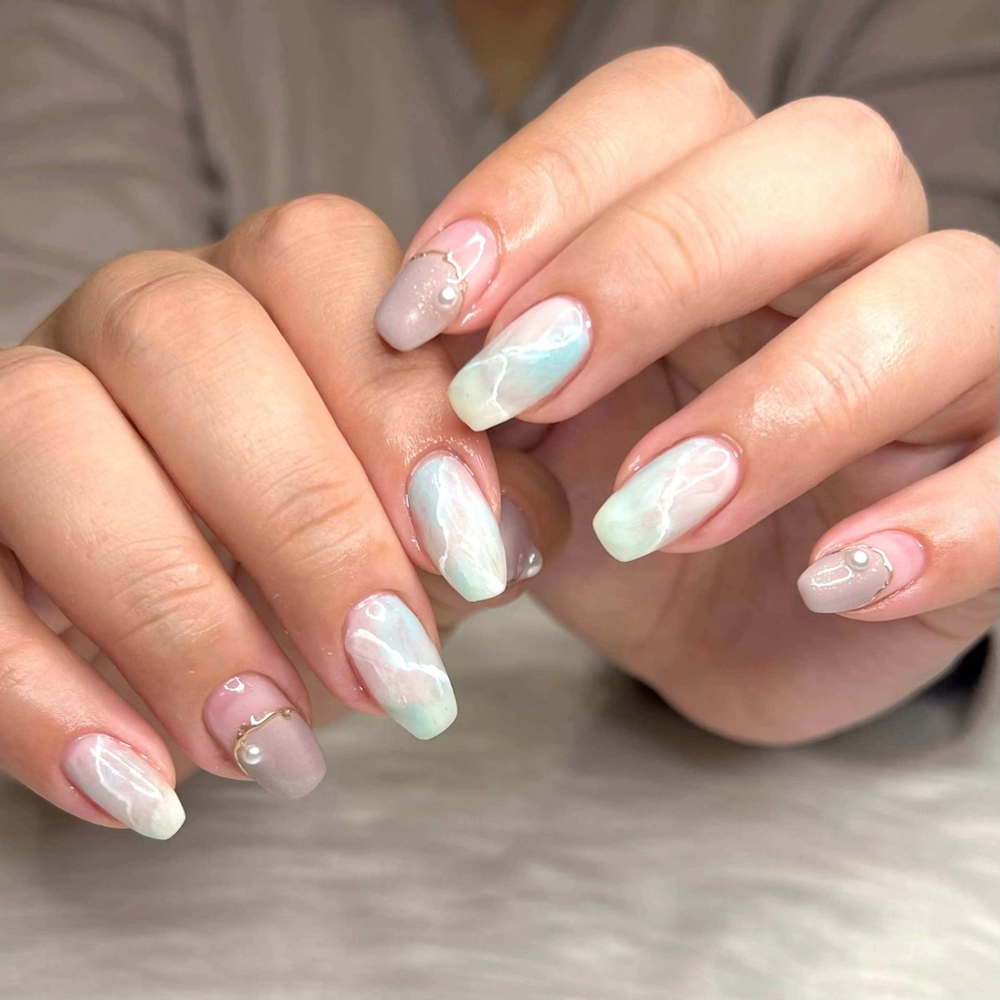 ネイル ハンドネイル vary clue所属・nailist🌻 YUKARIのネイルデザイン