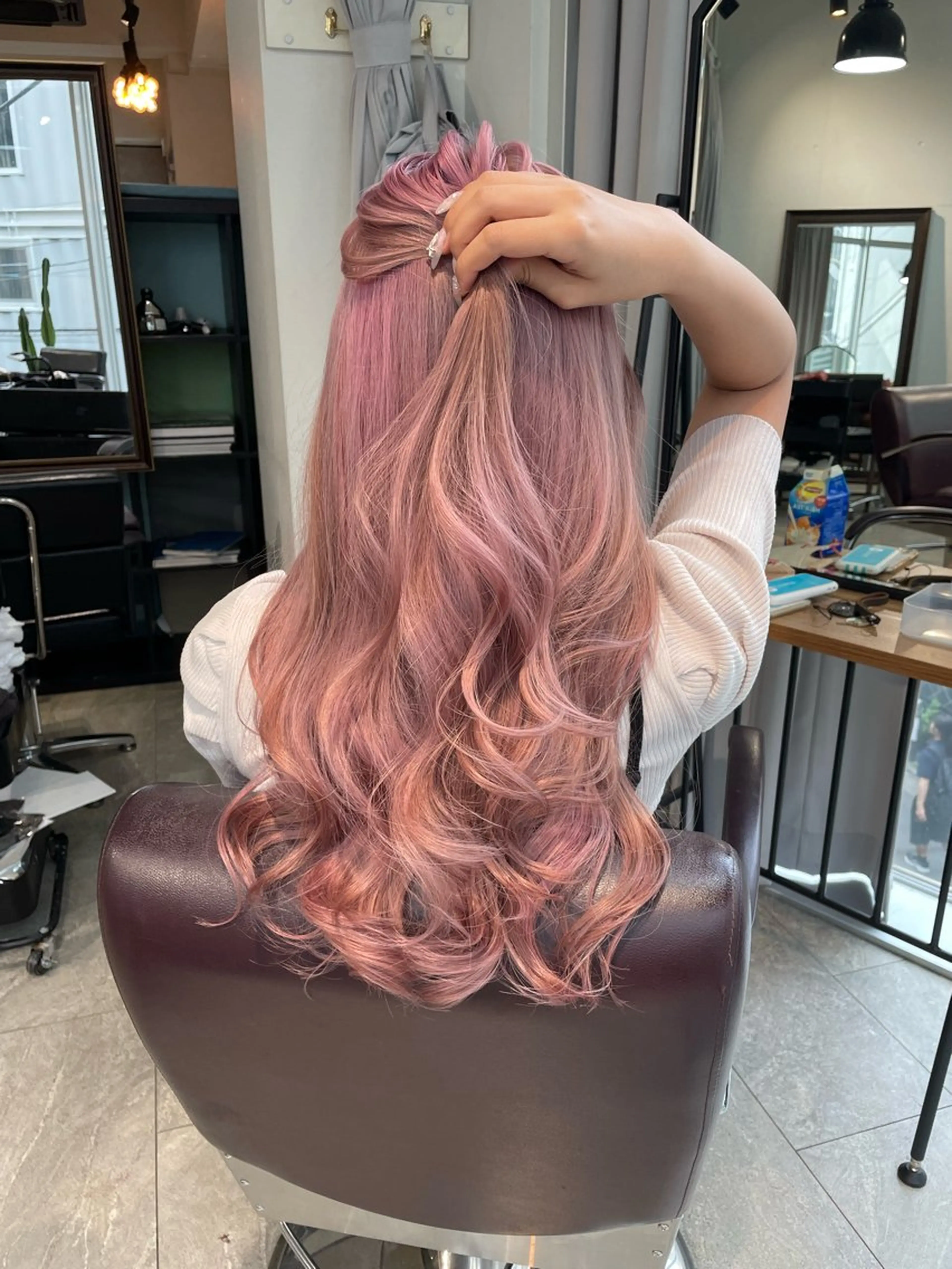 ロング カラー カット ヘアカラー トリートメント ヘアセット 原宿🩵ハイトーン 🍓ྀིまいか🩵のヘアスタイル