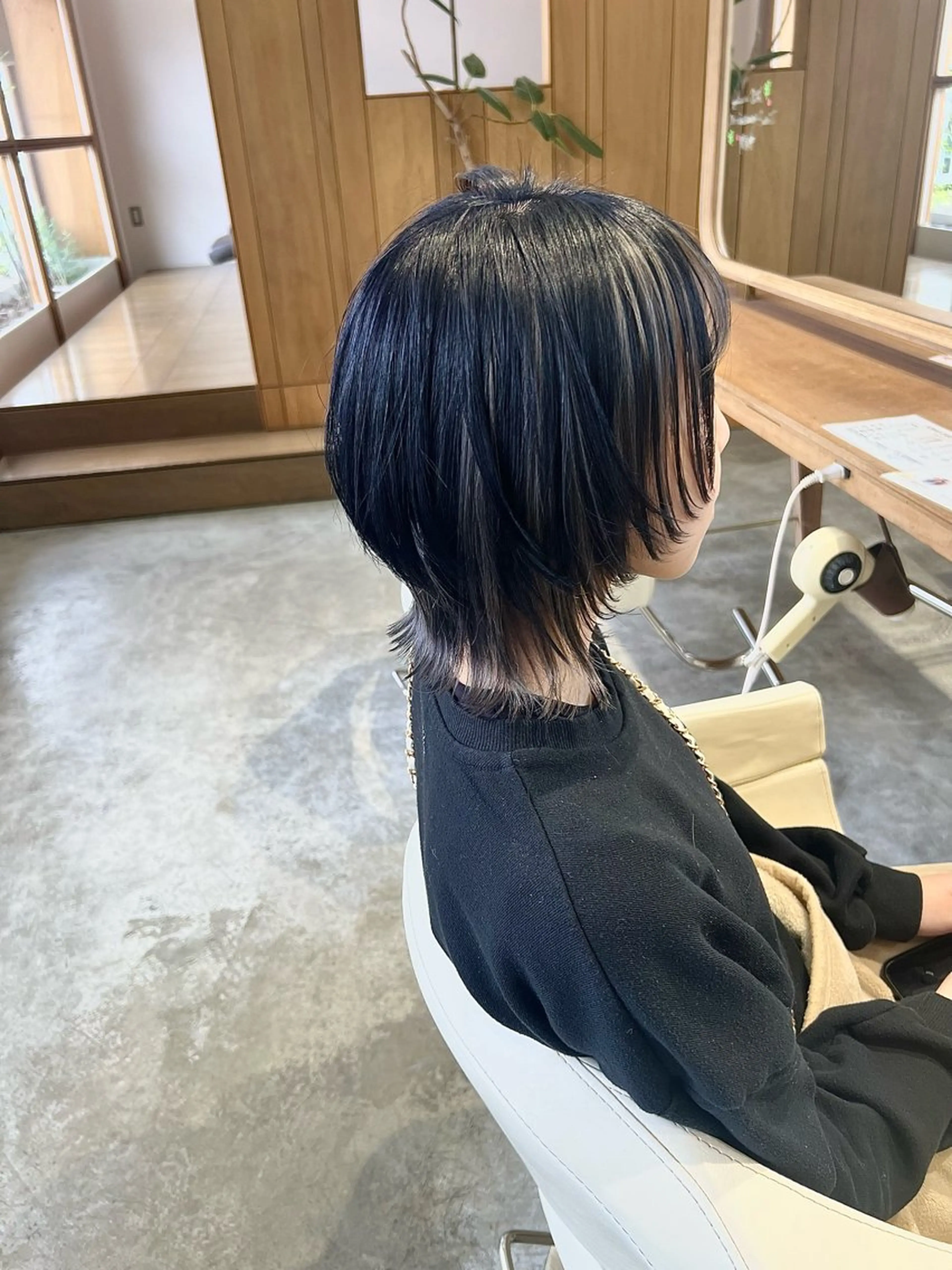 ショート カラー シルバー ショートヘア ウルフカット カット フラム所属・WATANABE MISAKIのヘアスタイル