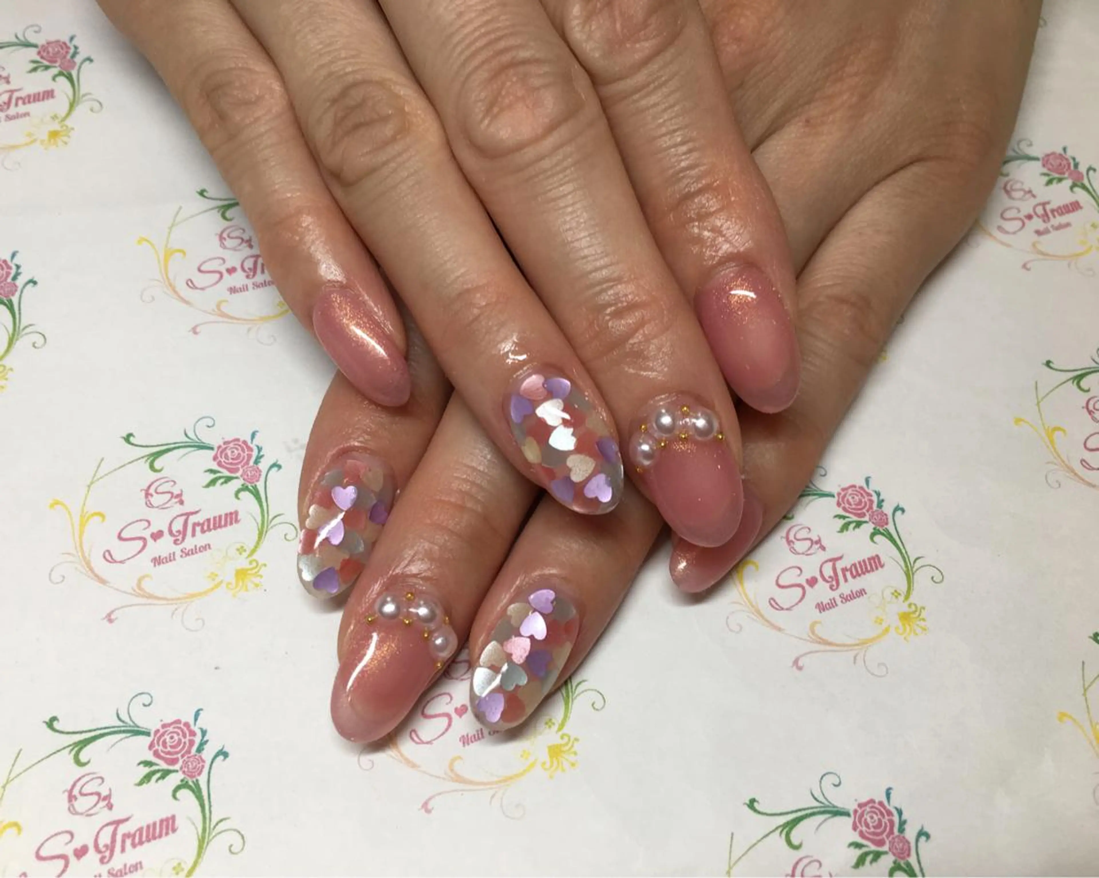 ネイル ハート ホログラムネイル Nail Salon S-Traum所属・Nail Salon S-Traumのネイルデザイン