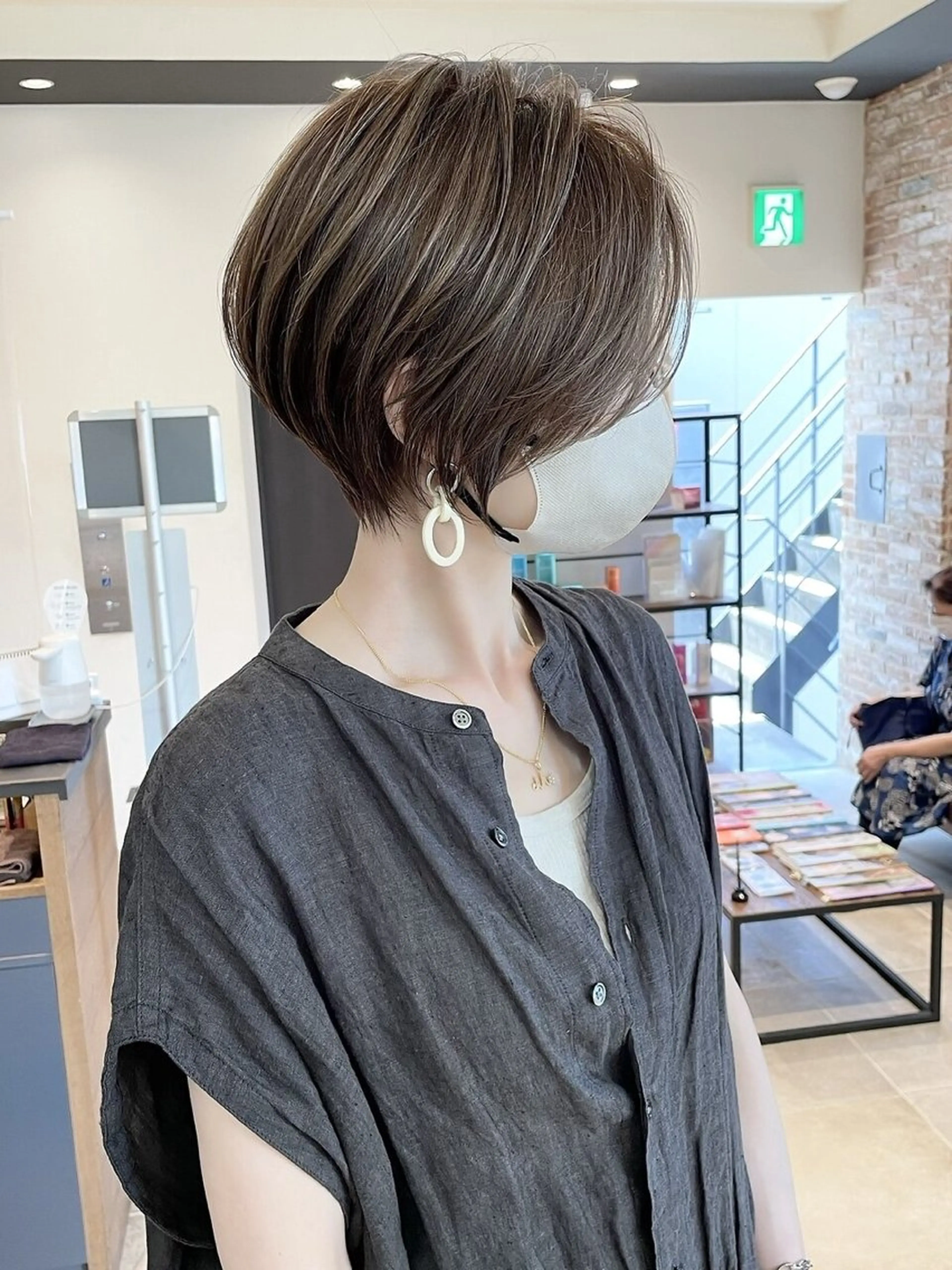 ショート カラー ショートボブ ハイライトカラー ボブ くびれヘア ハイライト 大人女性お悩み解決 ショート/伊波のヘアスタイル