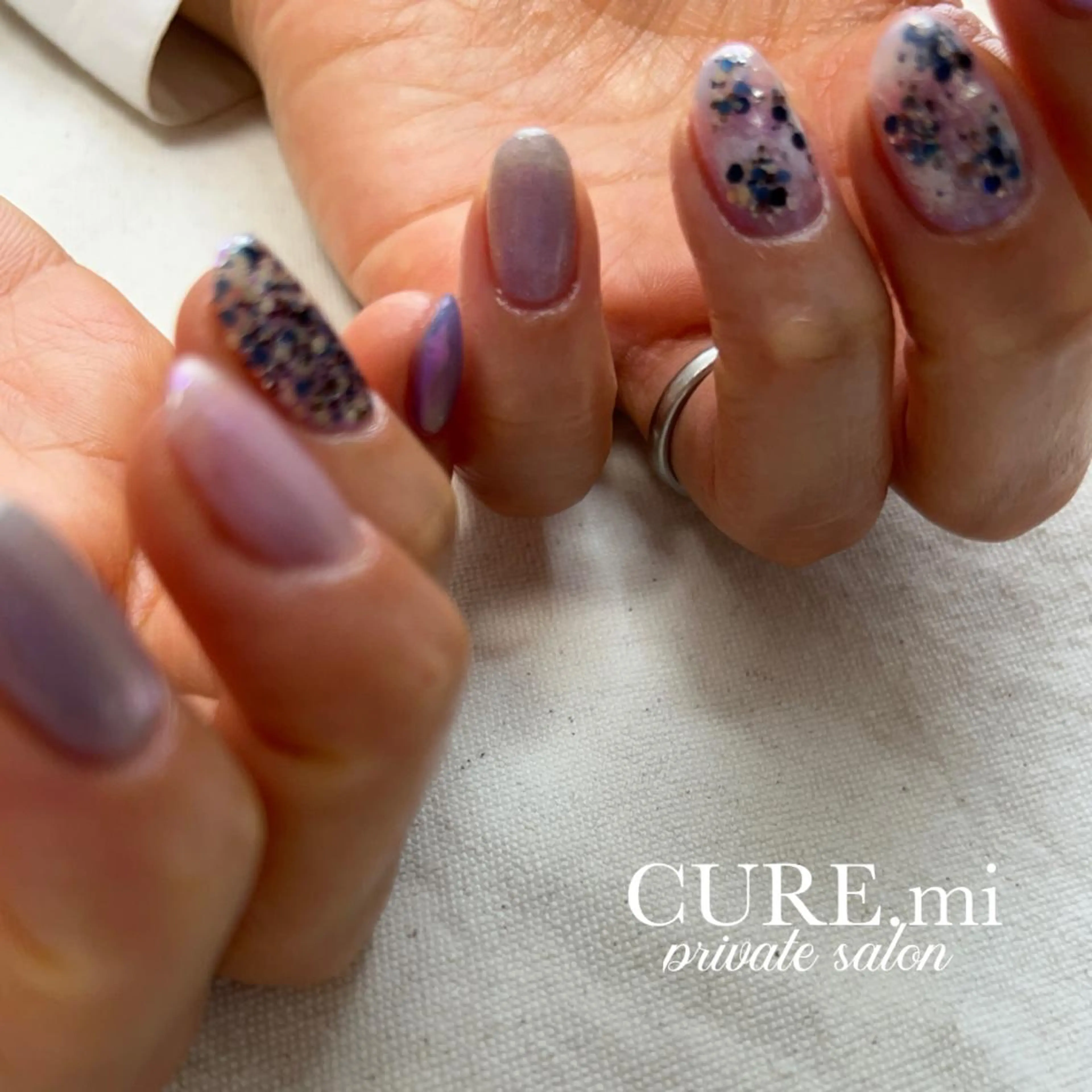 ネイル ラメ(グリッター) マグネットネイル ハンドネイル ハンドケア CURE.mi所属・伊藤 美香のネイルデザイン