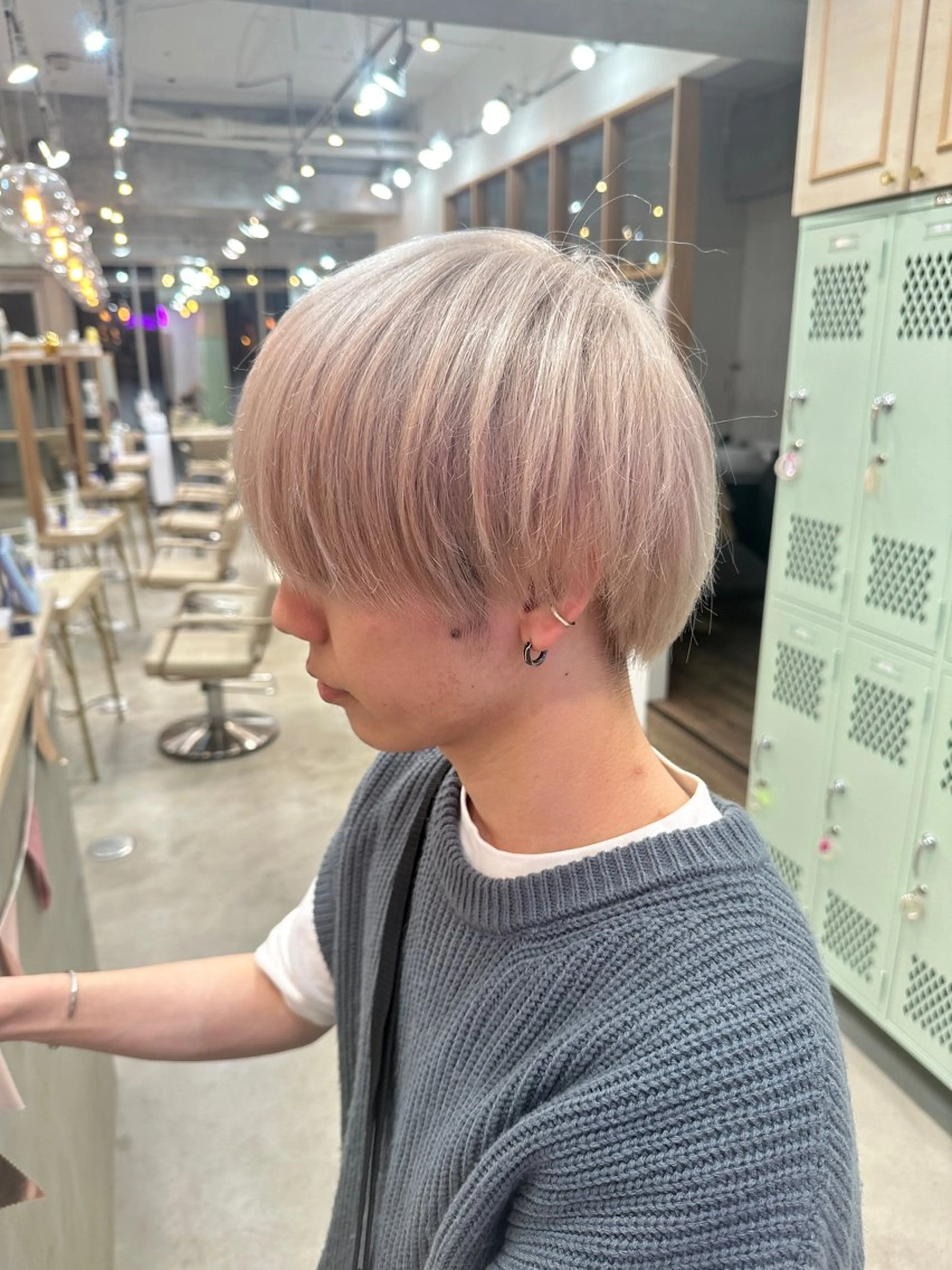ショート カラー ヘアカラー トリートメント 新宿ケアブリーチ 稲垣颯太のヘアスタイル