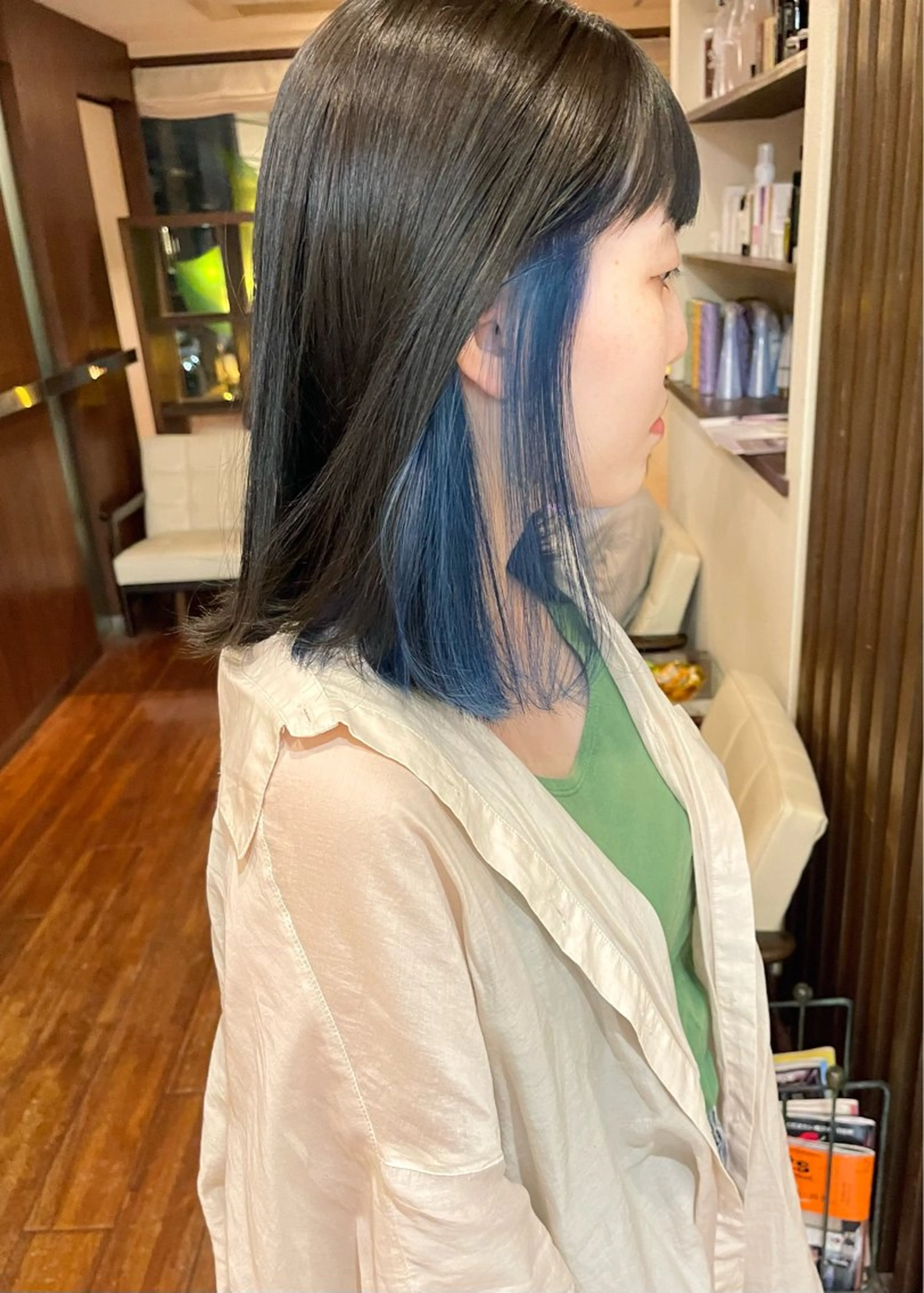 ミディアム カラー ブルーカラー インナーカラー カット ヘアカラー トリートメント 髪質改善ｶﾗｰ ｹｱﾌﾞﾘｰﾁ/ﾀﾑのヘアスタイル