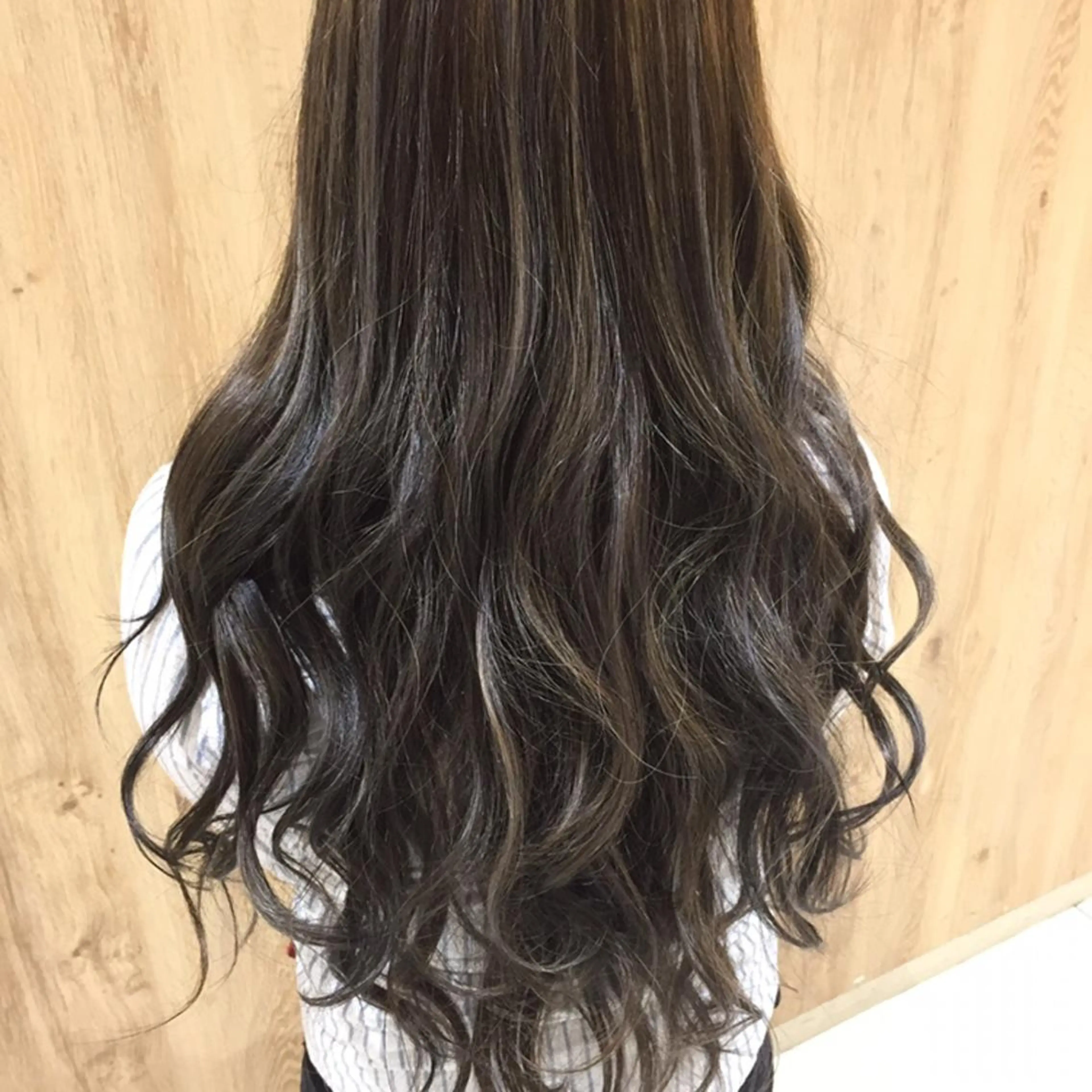 カラー ハイライトカラー 中林 由佳のヘアスタイル