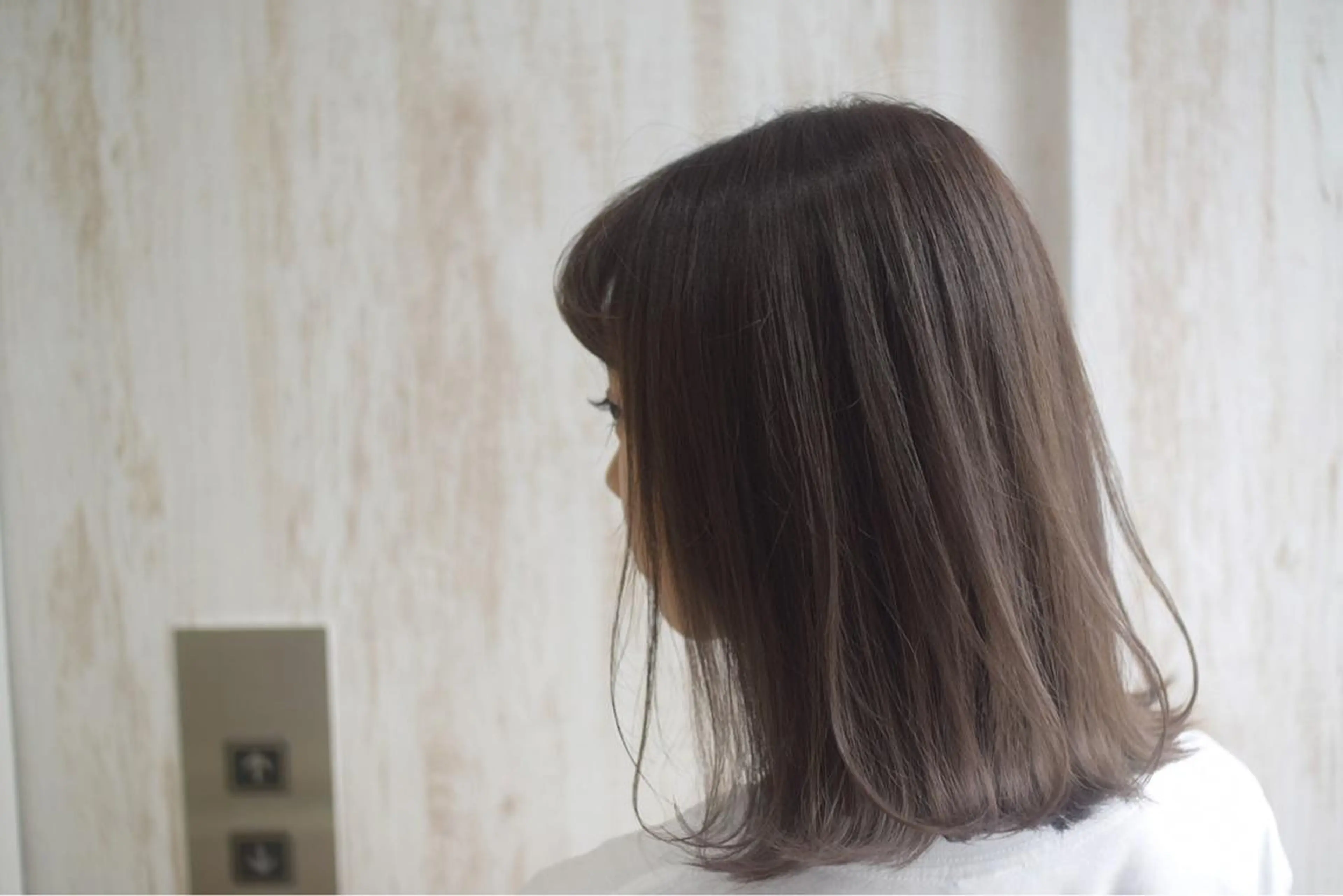 ショート カラー ブラウンカラー シルバー ヘアカラー ハイトーンカラー RYUのヘアスタイル