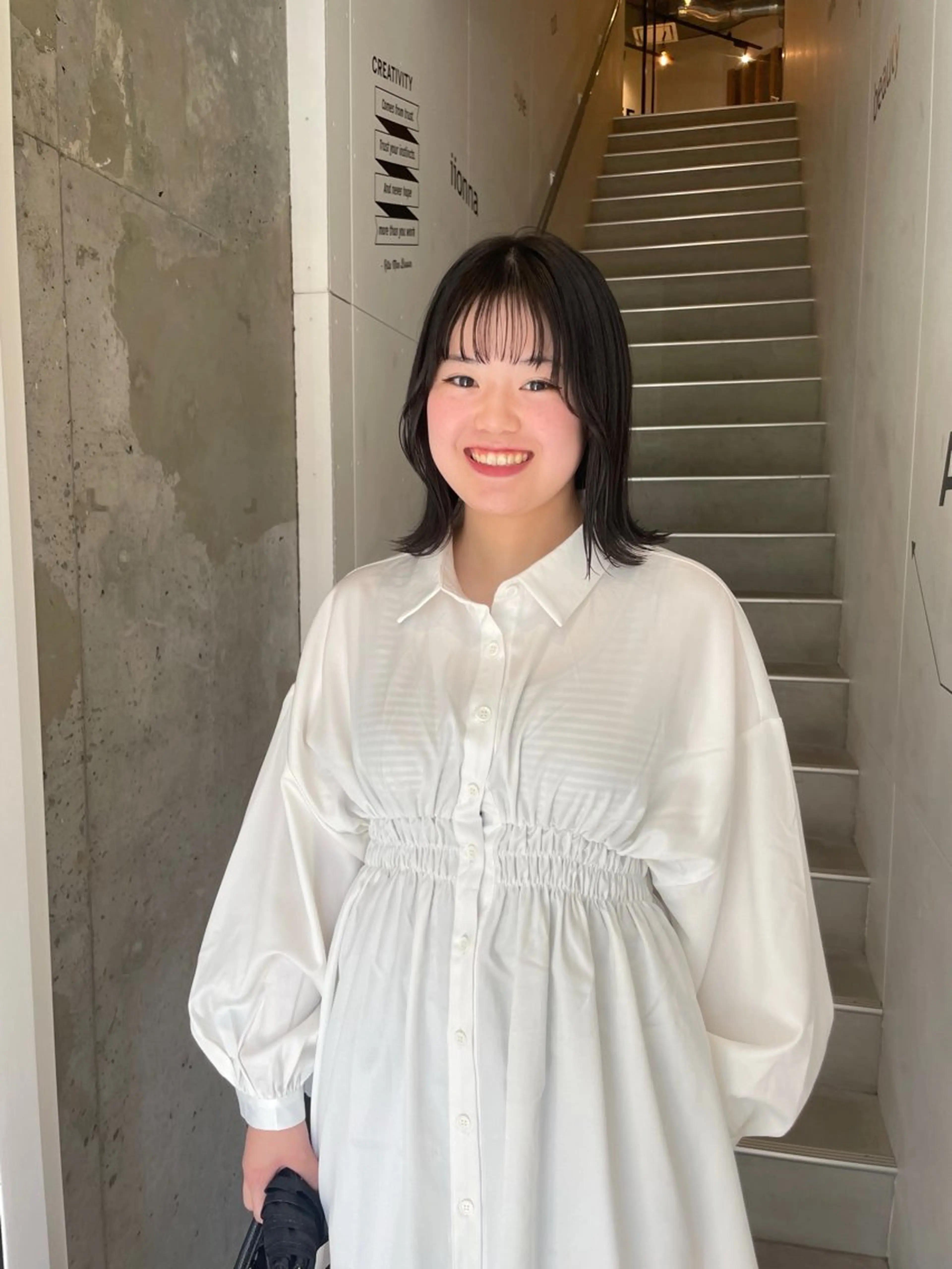 ミディアム 顔周りカット レイヤーカット 小顔カット ヘアカラー A/LEE所属・久保田 千尋のヘアスタイル