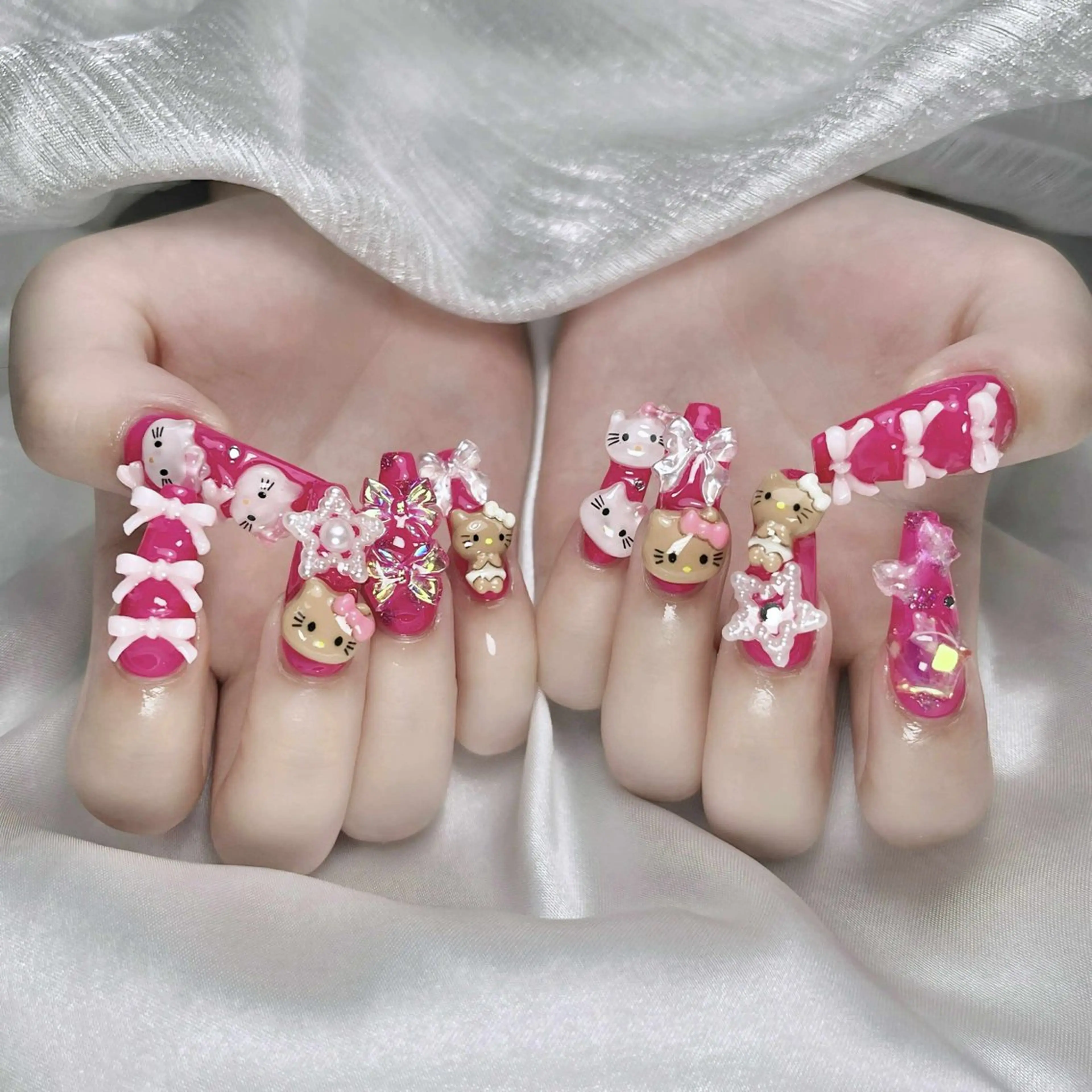 ネイル アートネイル ジェルネイル キラキラネイル 持ち込み シンプルネイル Nova Nail Salonのネイルデザイン