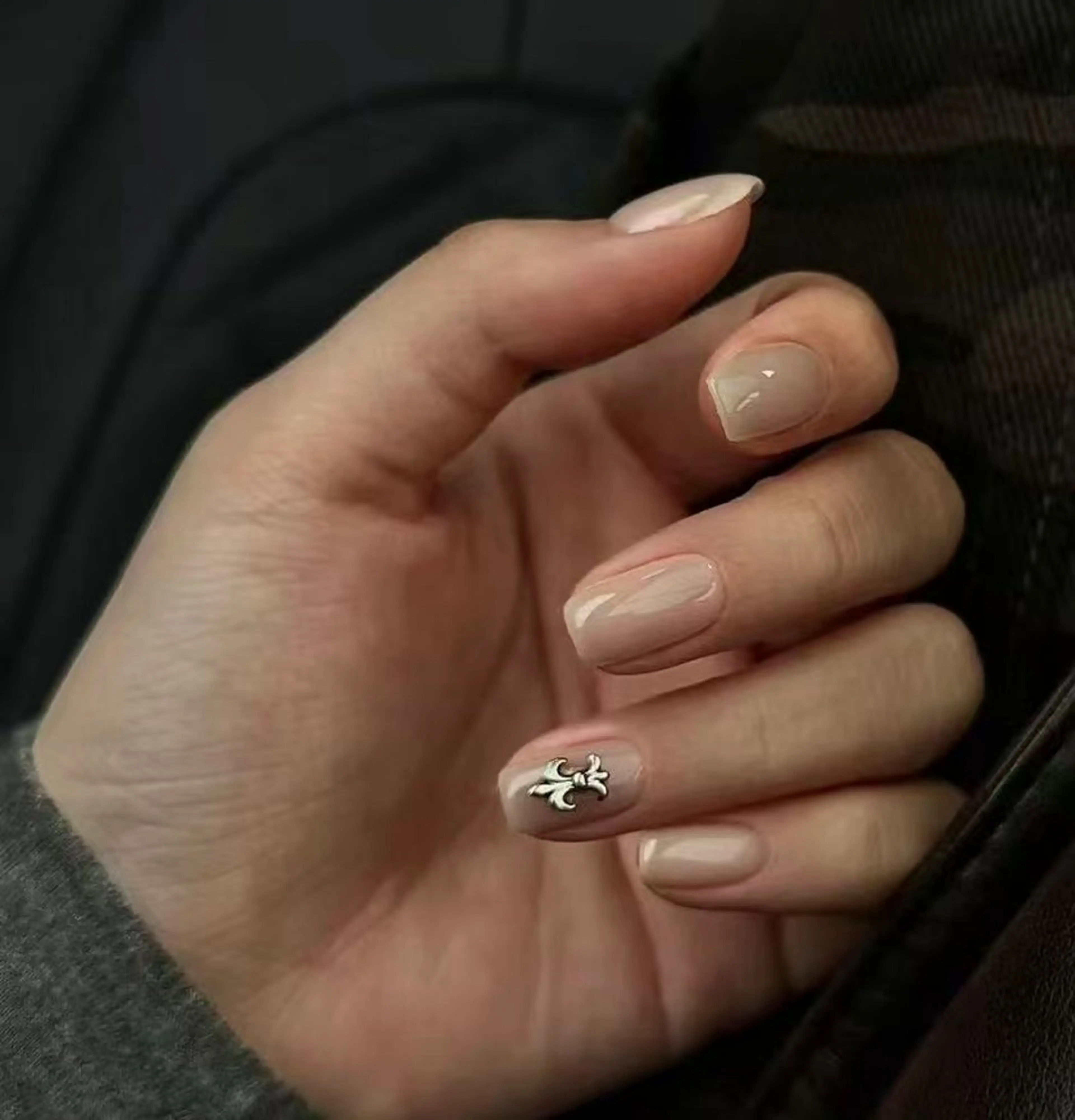 ネイル オーロラネイル フラワーネイル フットネイル フレンチネイル ジェルネイル ハンドネイル BabyYouMi nailのネイルデザイン