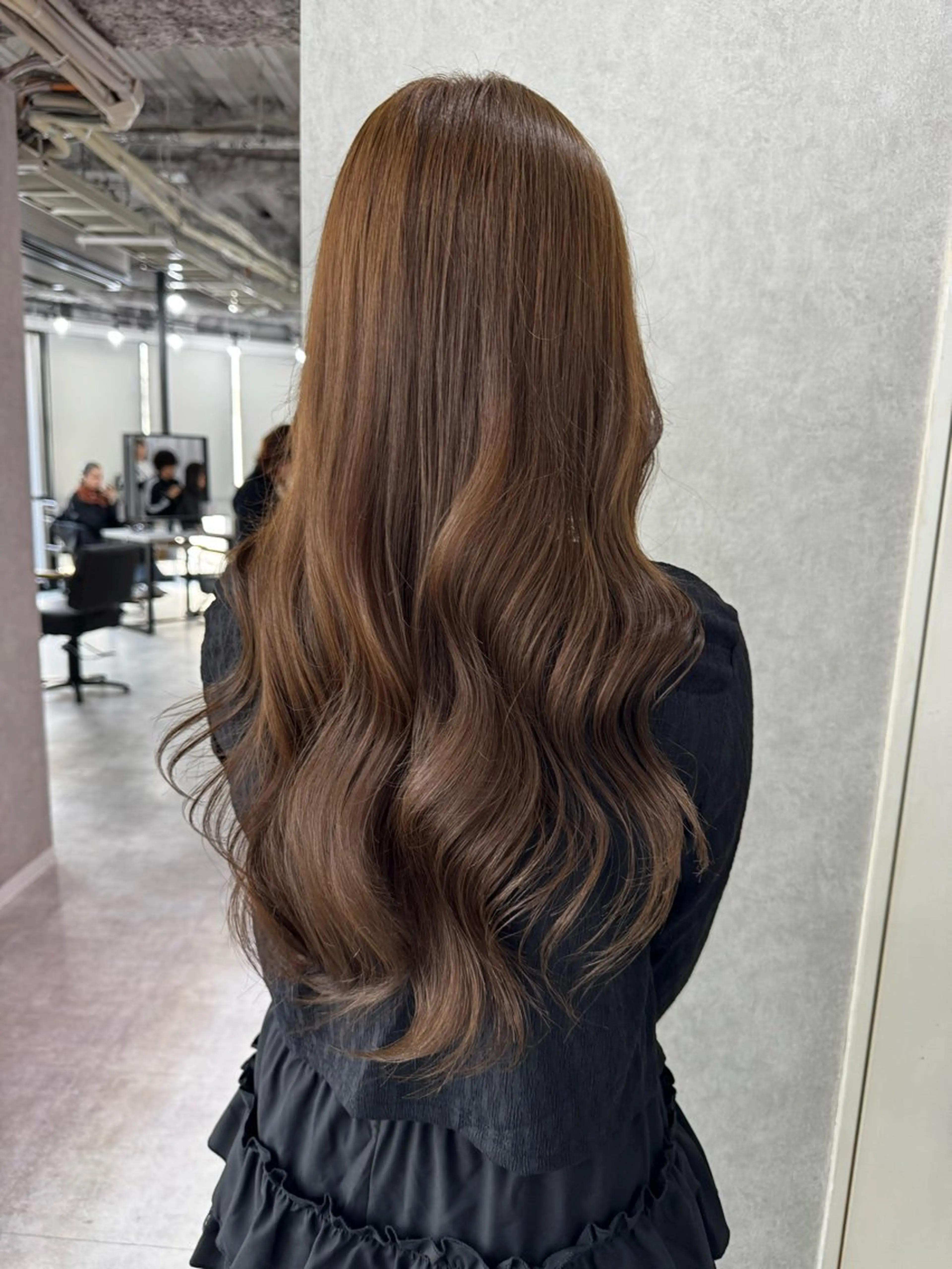 ロング カラー アッシュ アッシュブラウン ベージュカラー 黒髪 ブリーチ カット ヘアカラー トリートメント 赤み無し柔らかカラー 【梅田】madokaのヘアスタイル