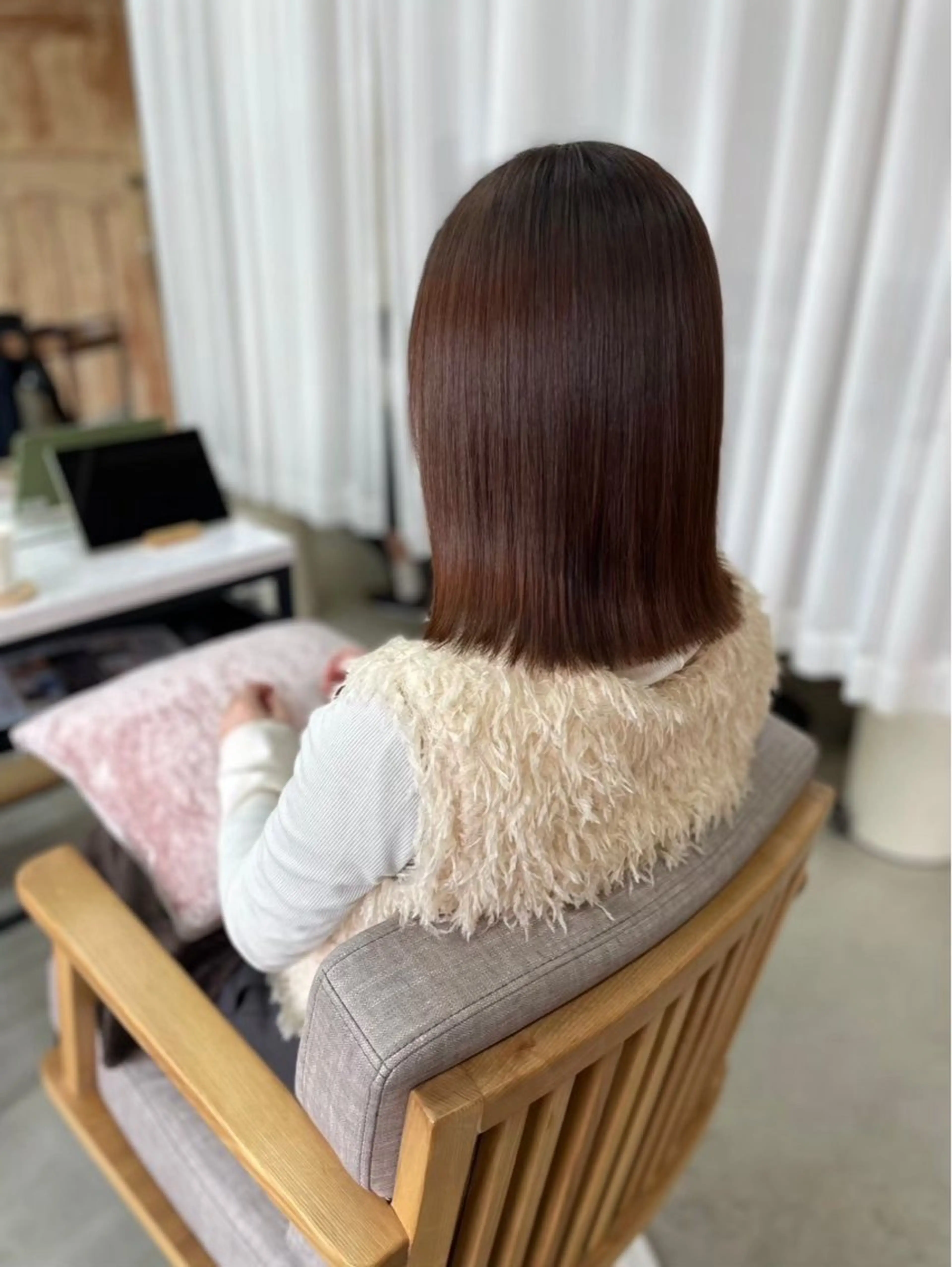 ショート カラー ブリーチ 透明感カラー ブリーチなしカラー 市川 陽菜のヘアスタイル