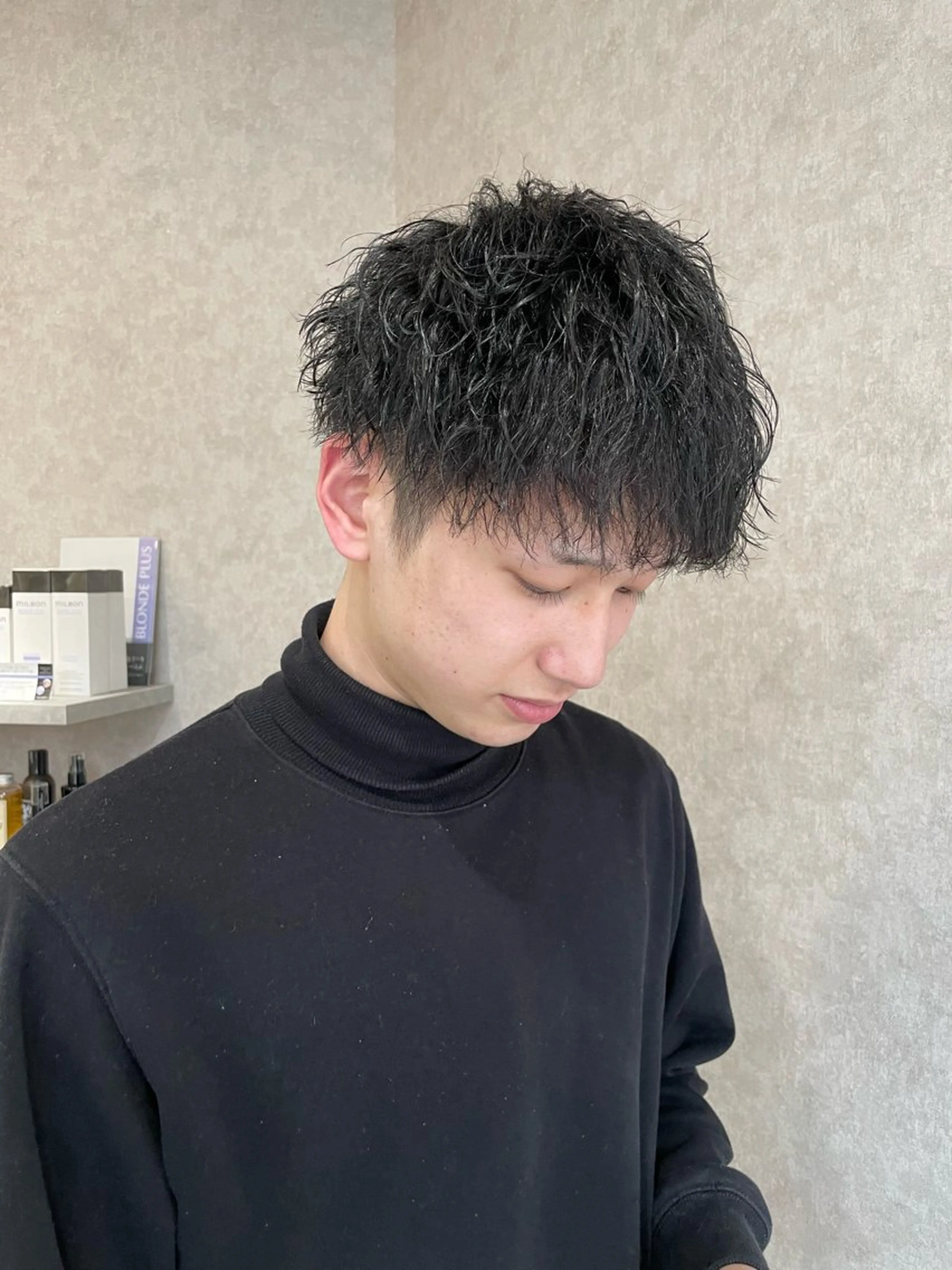 メンズ メンズパーマ メンズツイストパーマ ツイストパーマ Taku ／ケアハイトーンのヘアスタイル