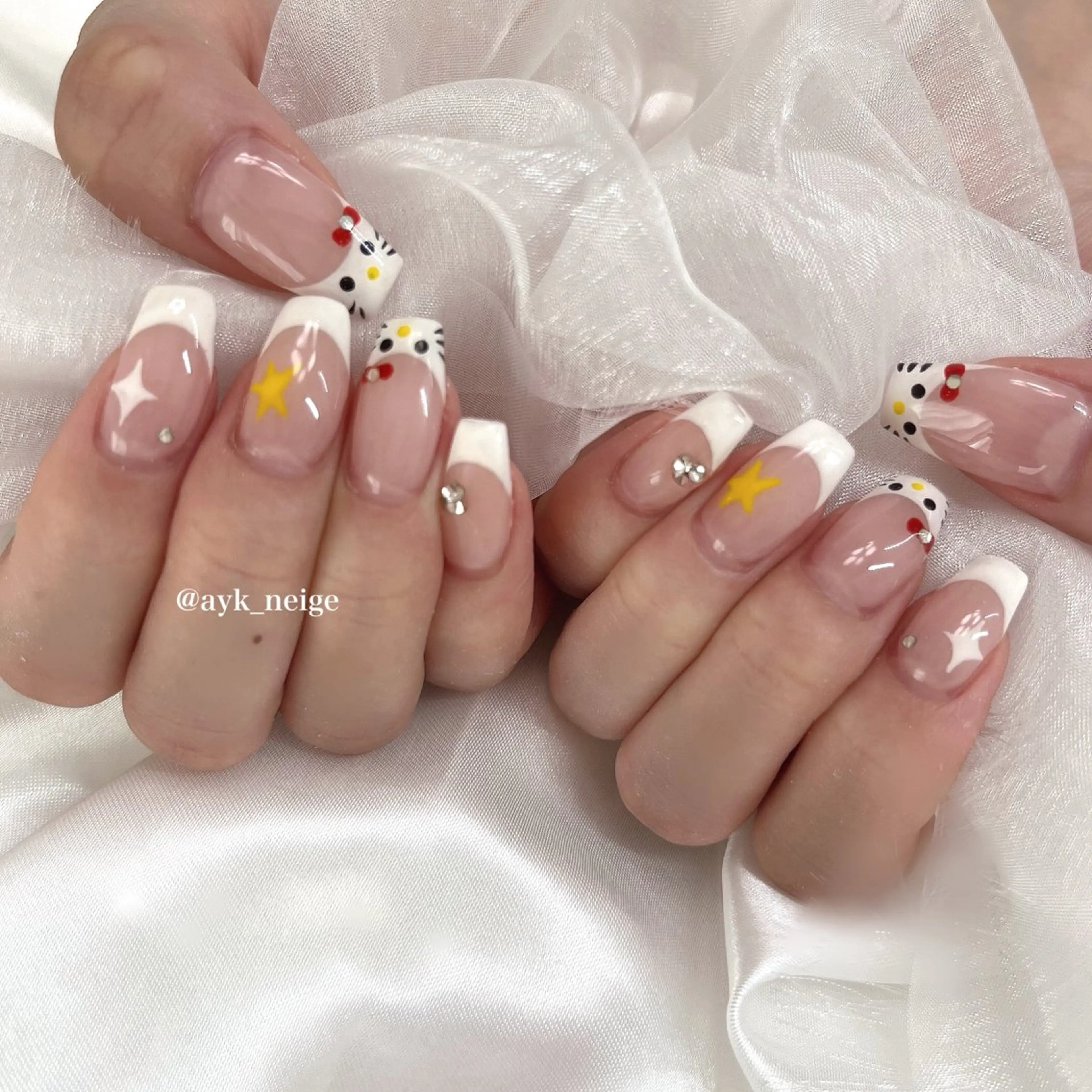 ネイル フットネイル フレンチネイル キラキラネイル 韓国ネイル マグネットネイル n'eige nail所属・大谷 綾香のネイルデザイン