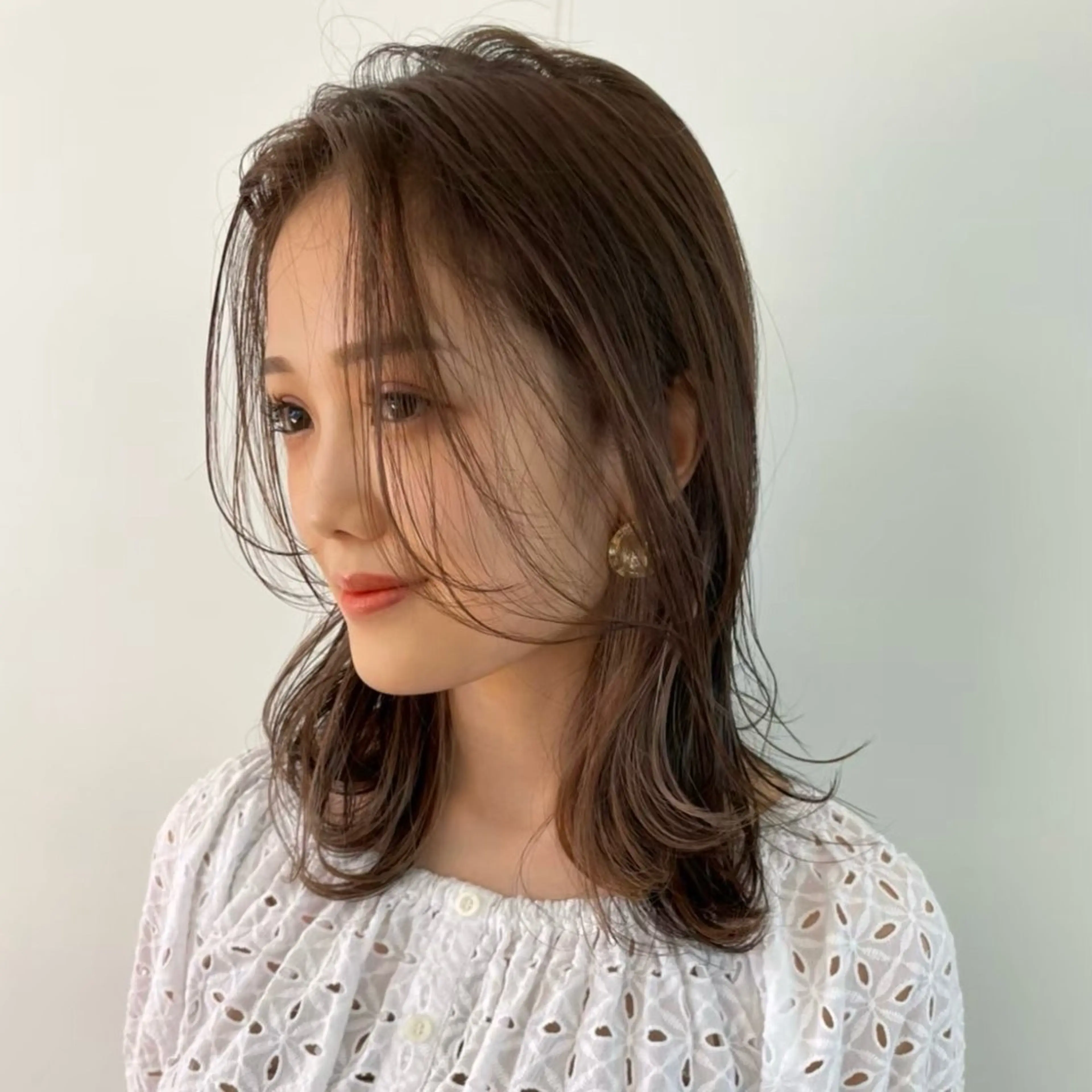 ミディアム 吉岡美音 GIEN NU茶屋町のヘアスタイル