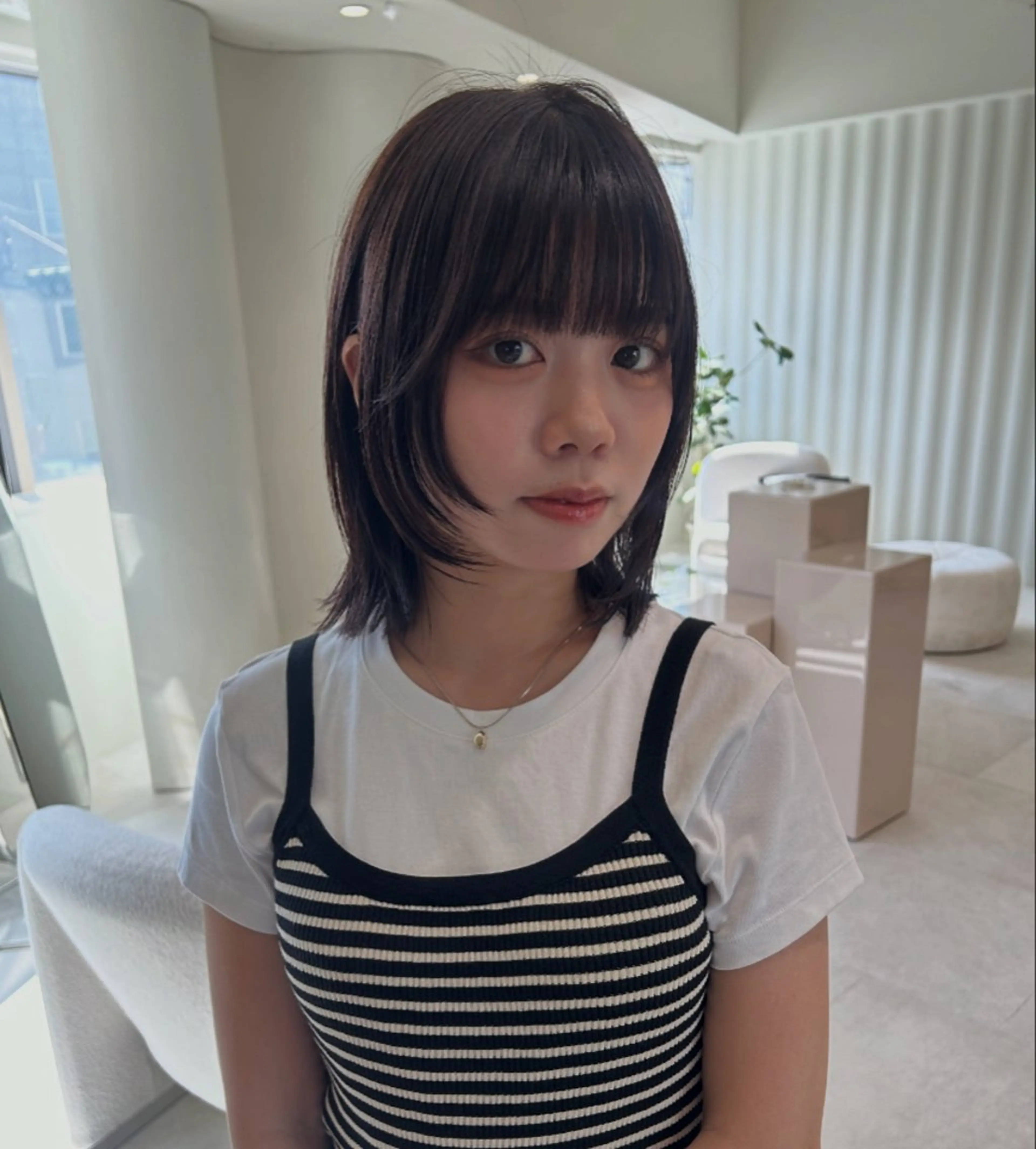 ミディアム カラー ミディアムレイヤー ブラウンカラー 透明感カラー レイヤーカット カット ヘアカラー 丸みショート /NAGISAのヘアスタイル