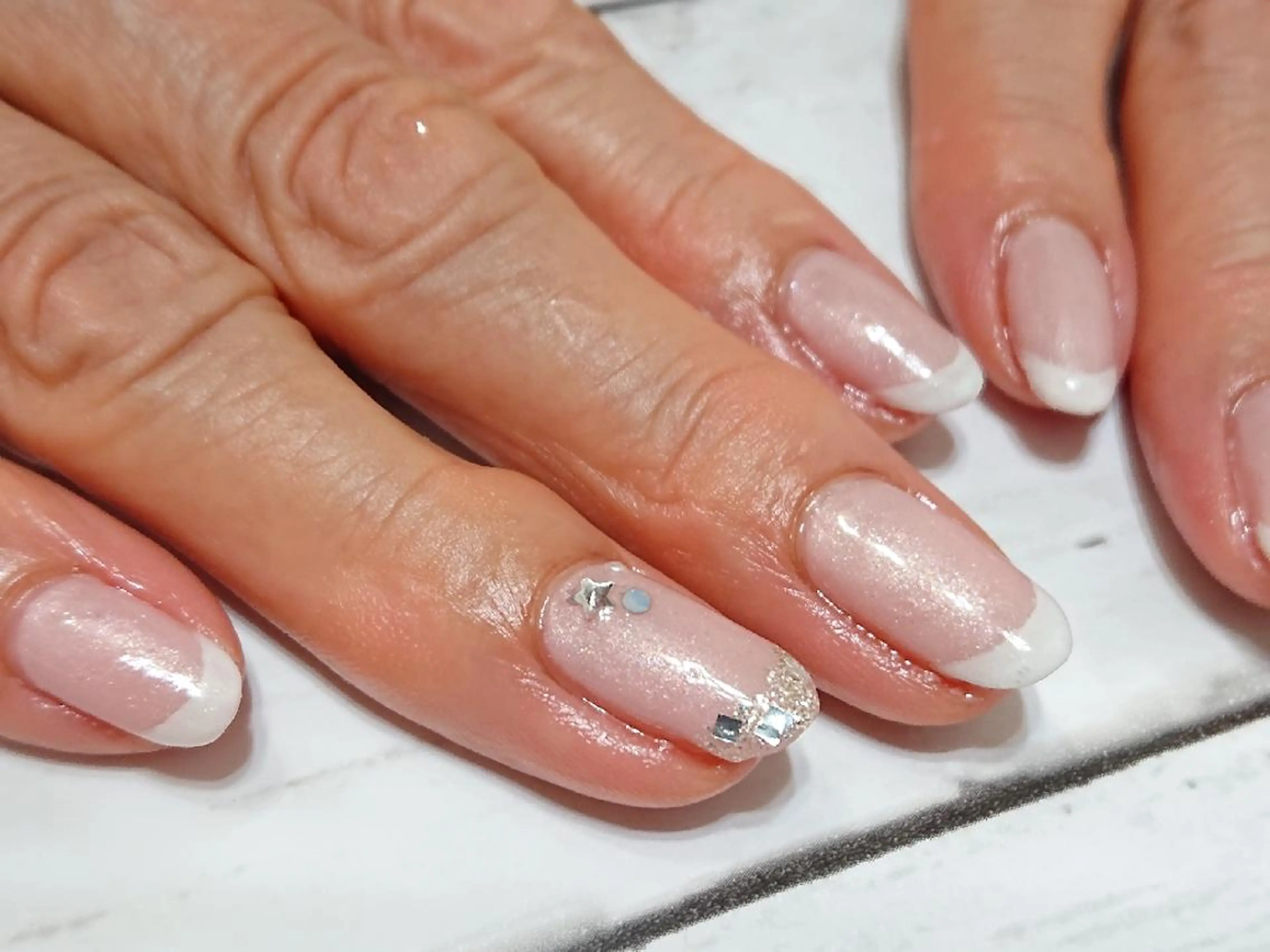 ネイル フレンチネイル ガラスフレンチ あんきち    のネイルデザイン