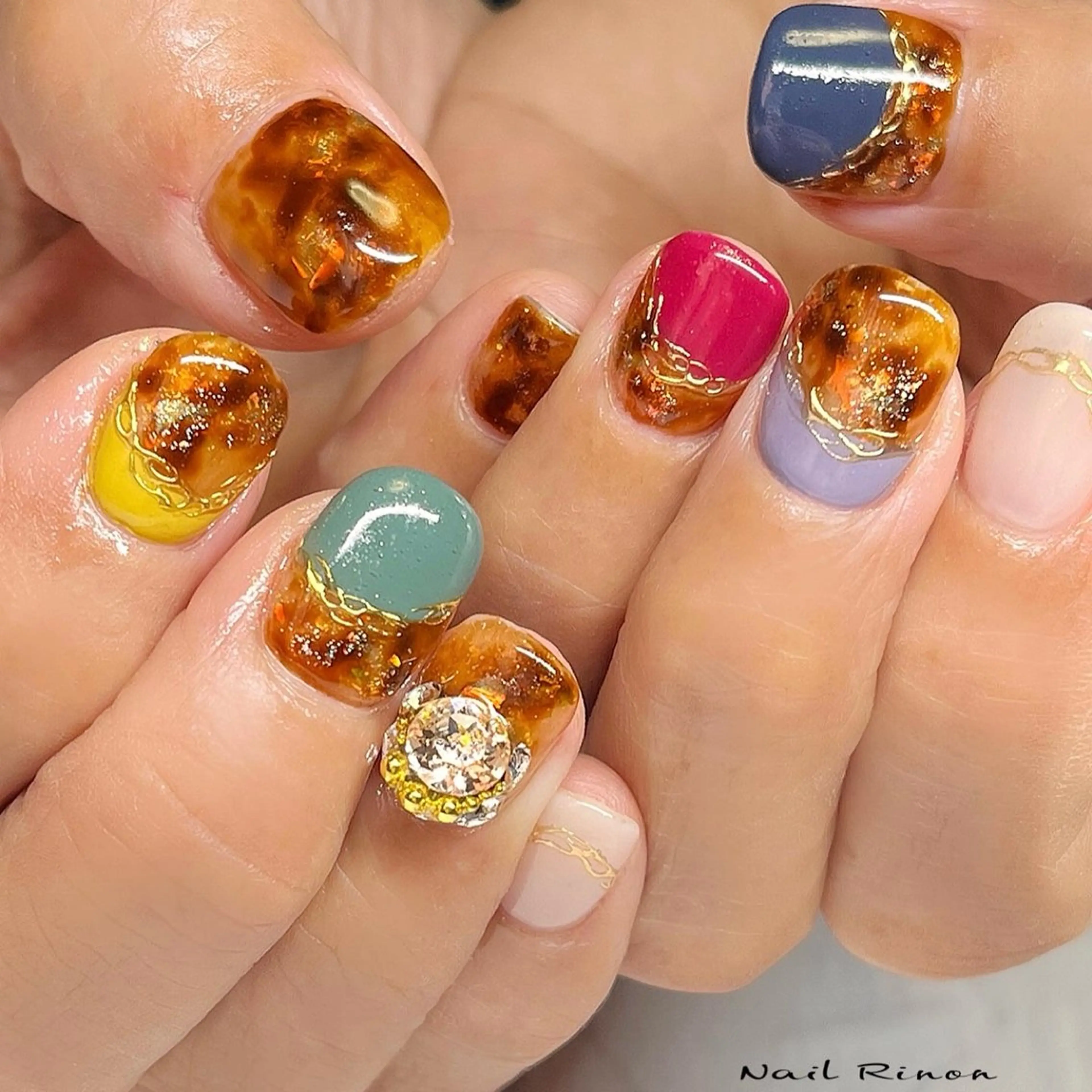 ネイル べっ甲ネイル ハンドネイル Nail Rinonのネイルデザイン