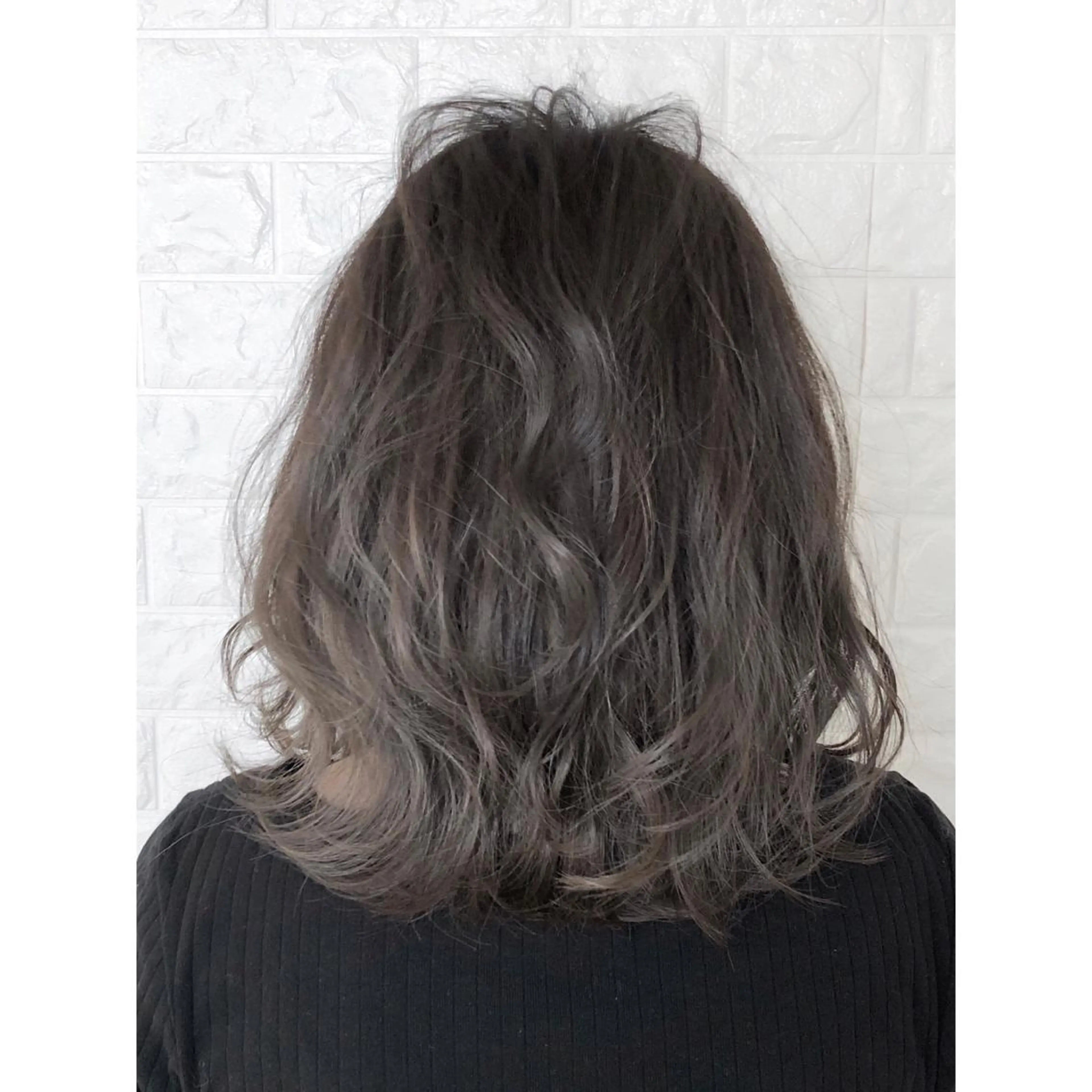 ミディアム カラー バレイヤージュ ブリーチ ケアブリーチ グラデーションカラー グレージュ KIZU 髪質改善 オカルト怪談のヘアスタイル