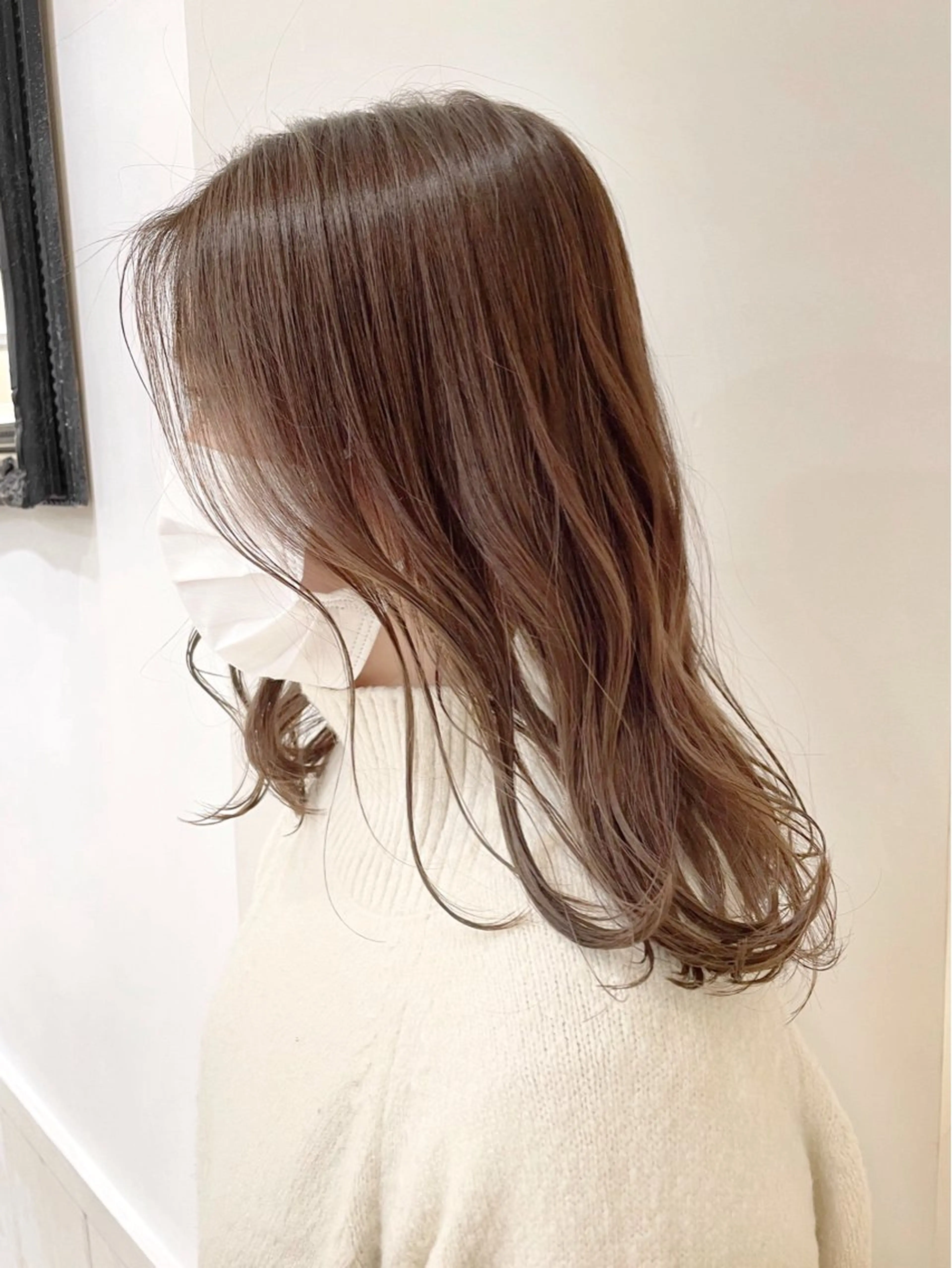 ミディアム カラー ヘアアレンジ ベージュカラー ブリーチ ブリーチなしカラー レイヤーカット Lien所属・marika  / ボブ・オリーブカラーのヘアスタイル