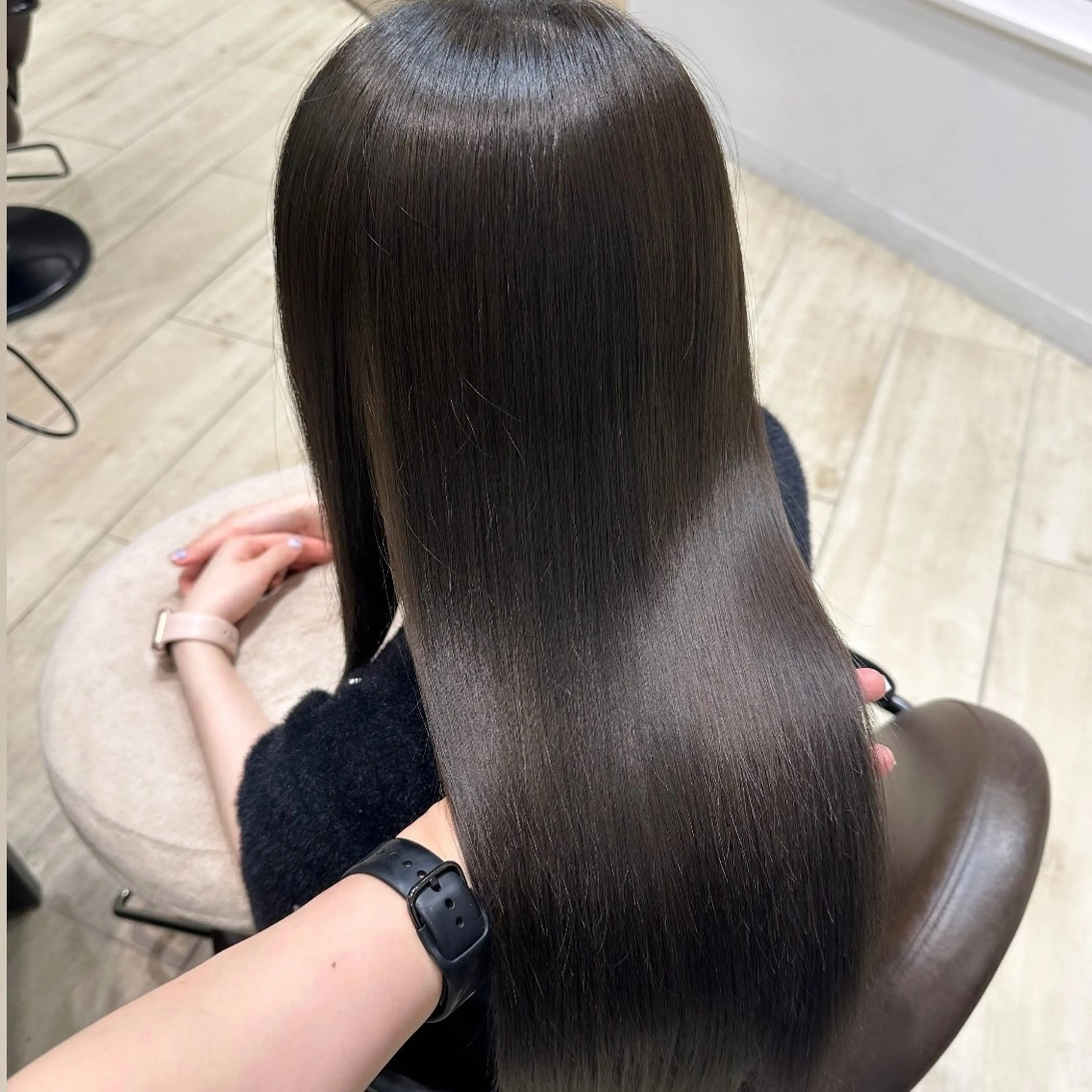 ロング カラー アッシュ アッシュグレー アッシュグレージュ ブリーチ グレージュ 💎銀座/レイヤー/ AYAKI💎のヘアスタイル
