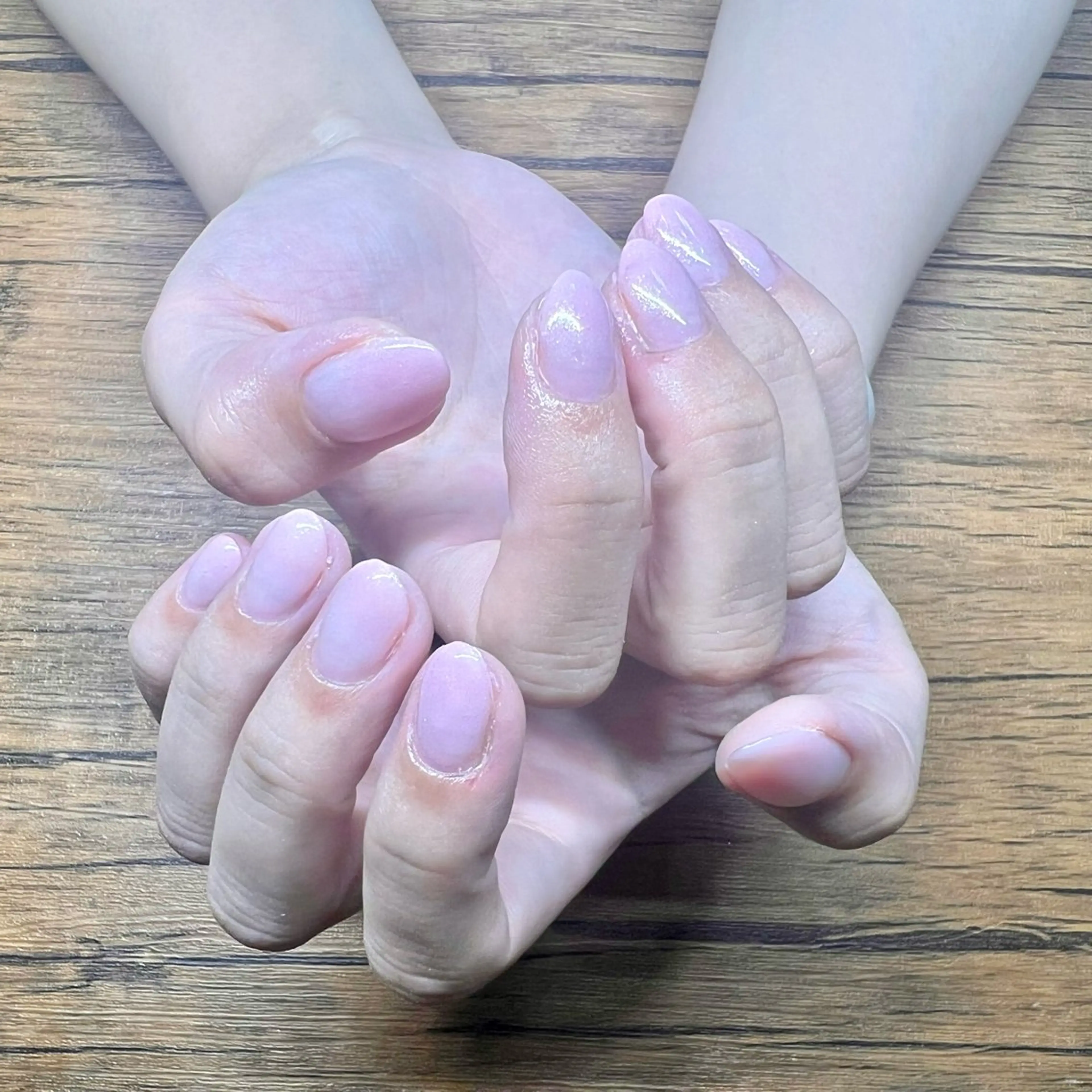 ネイル グラデーション ラメ(グリッター) ラメグラデーション ピンク ネイルサロンエーナイン琴似店所属・鈴木 彩友のネイルデザイン