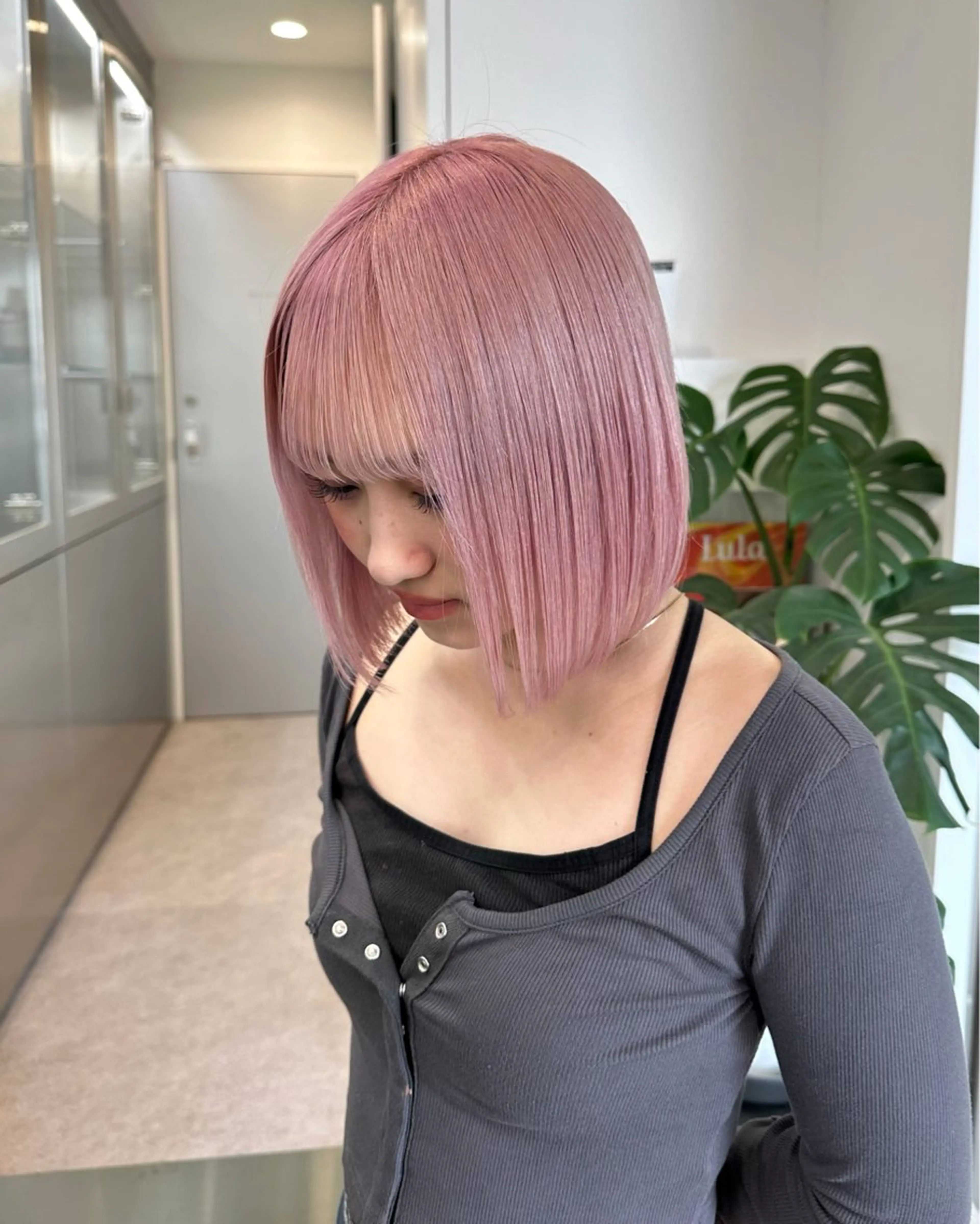 ショート カラー ベージュカラー ブリーチ ダブルカラー ハイトーンカラー ミルクティーベージュ ヘアカラー トリートメント ❣️本日ショート カット大募集❣️のヘアスタイル