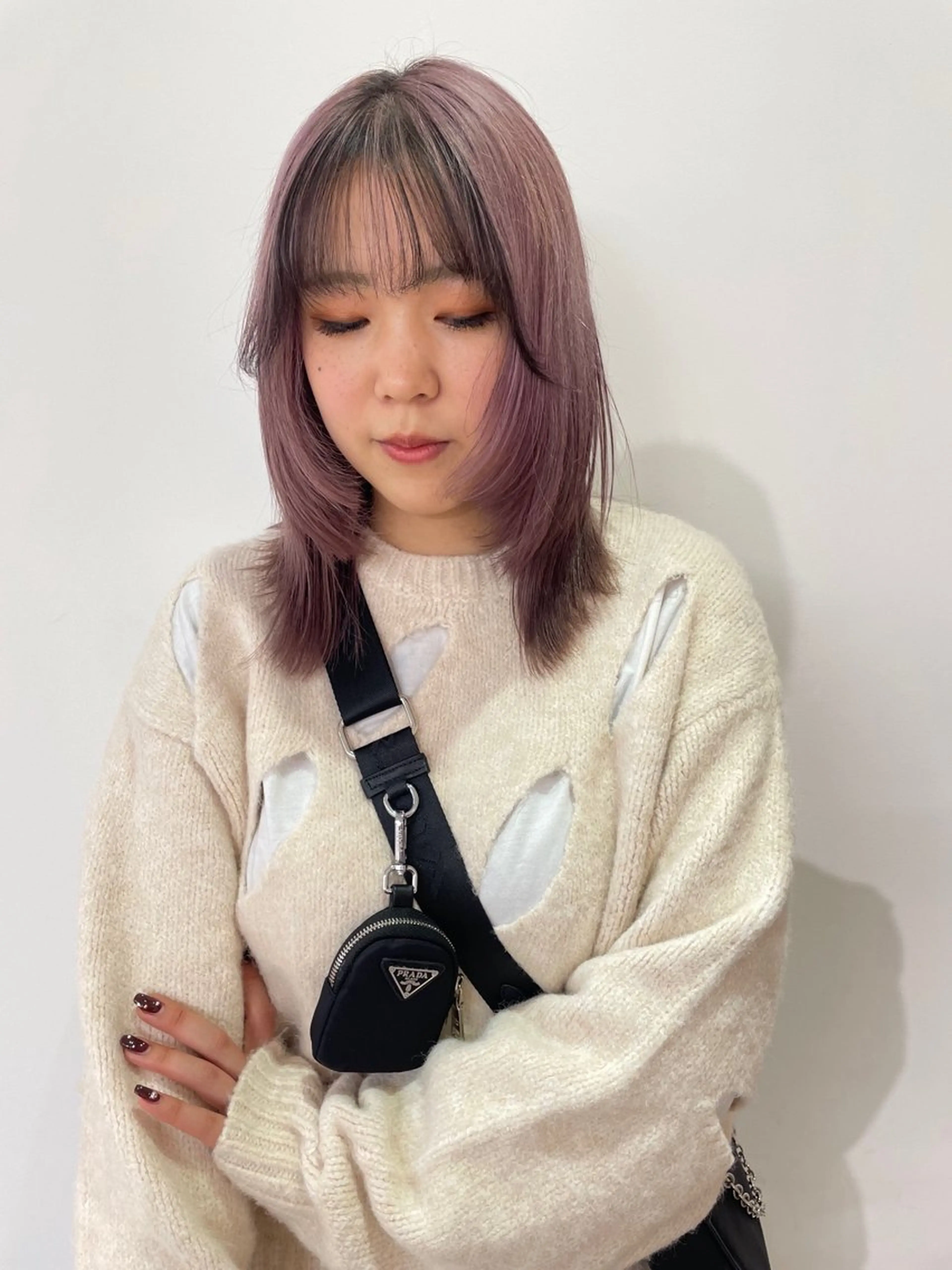 ミディアム カラー ミストバング ベージュカラー ブラウンカラー デザインカラー イヤリングカラー ヘアカラー トリートメント MIU/ルーツカラー ボブ/顔周りレイヤーのヘアスタイル