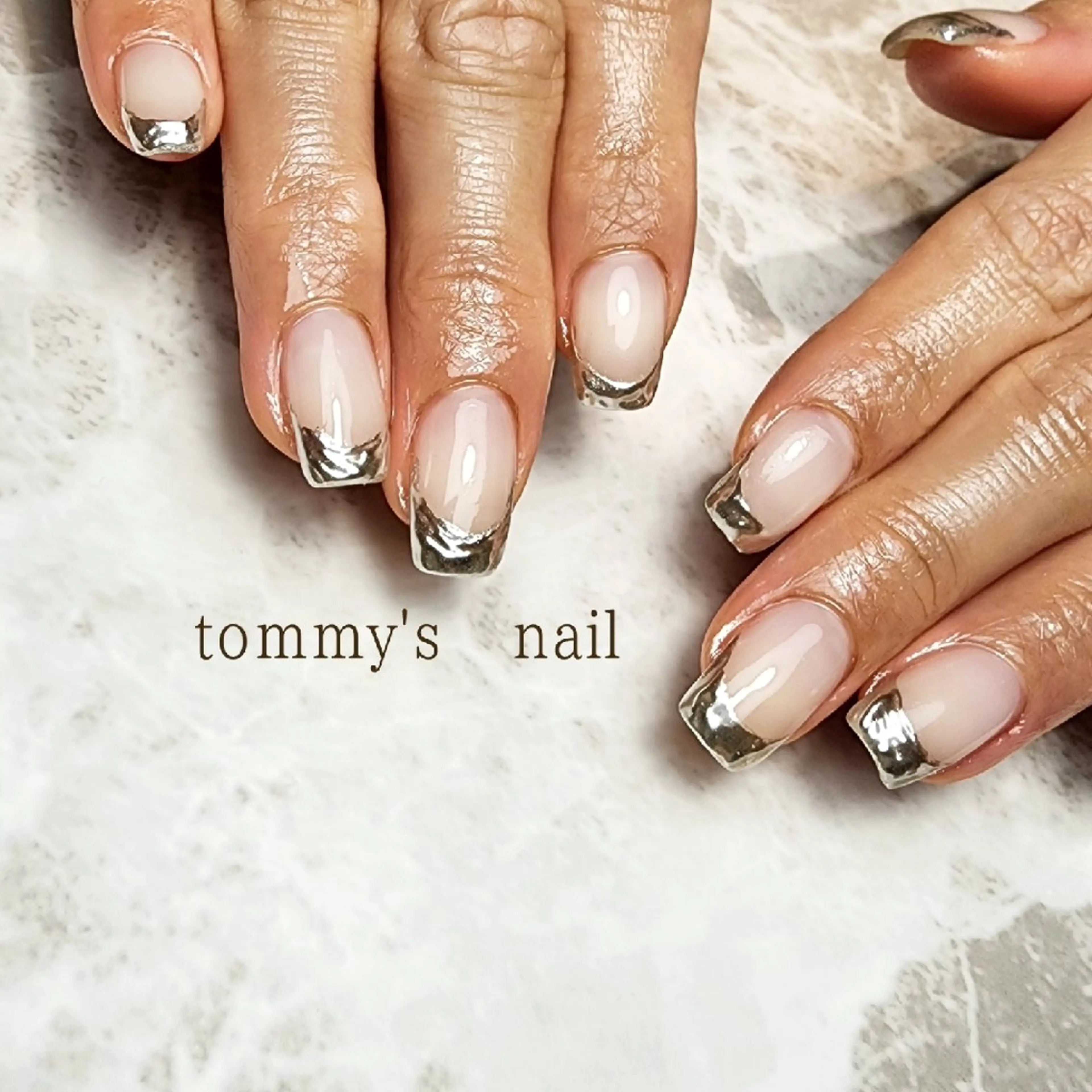 ネイル アートネイル フレンチネイル ジェルネイル グラデーション ラメ(グリッター) tommy's nail所属・福岡/若よもぎ蒸し 全身美容が叶うサロンのネイルデザイン