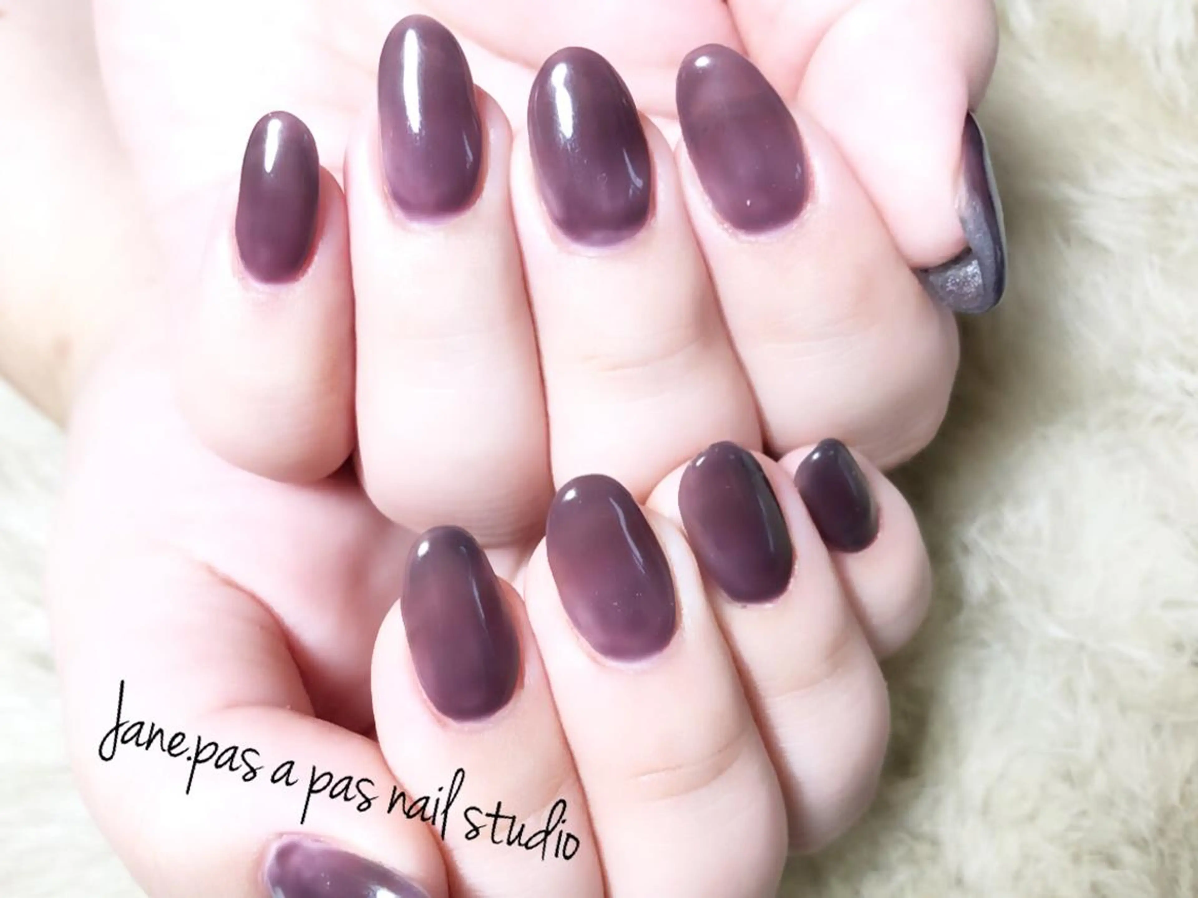 ネイル Yakko pas á pasのネイルデザイン